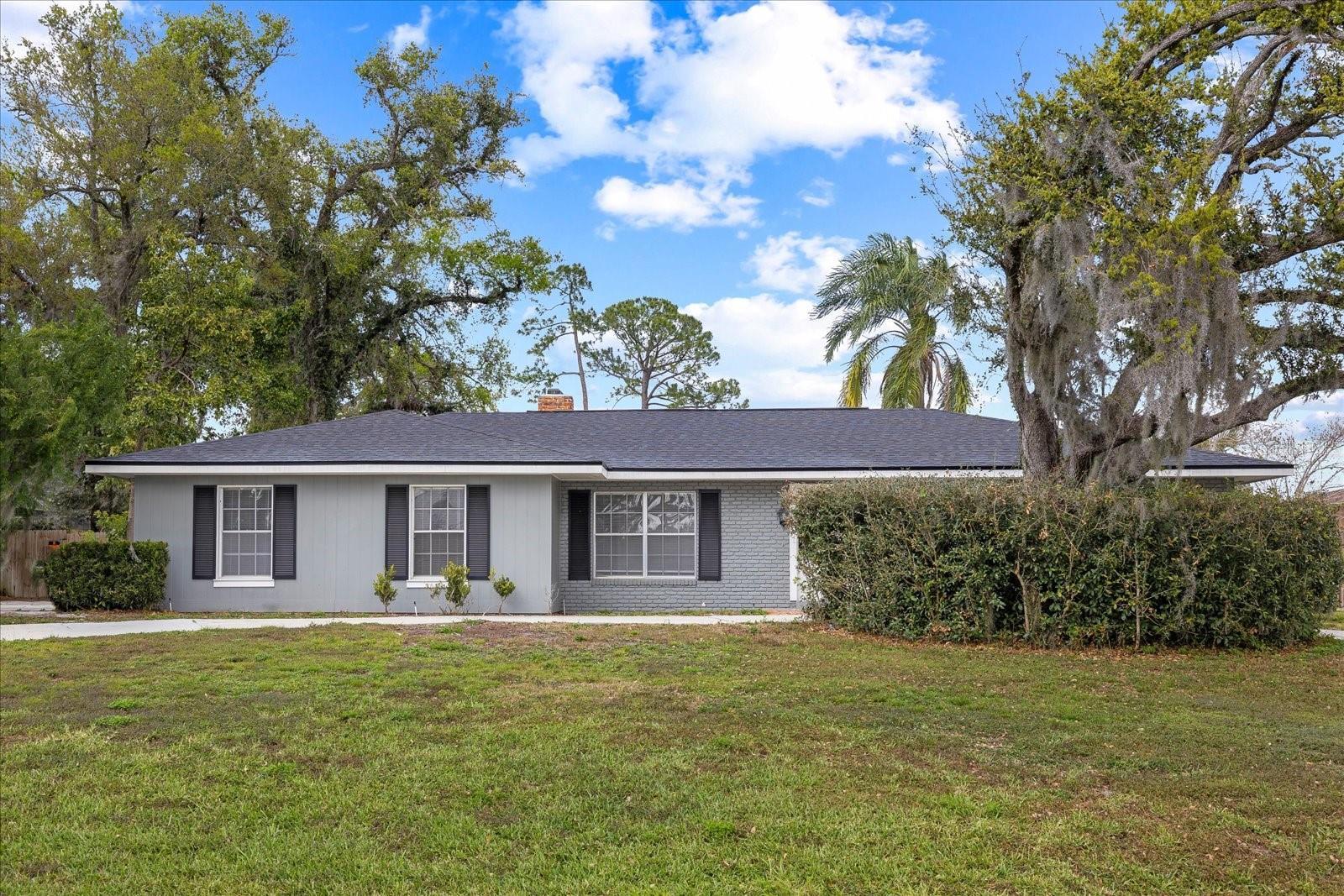 Photo one of 12 Lake Link Dr Winter Haven FL 33884 | MLS TB8356059