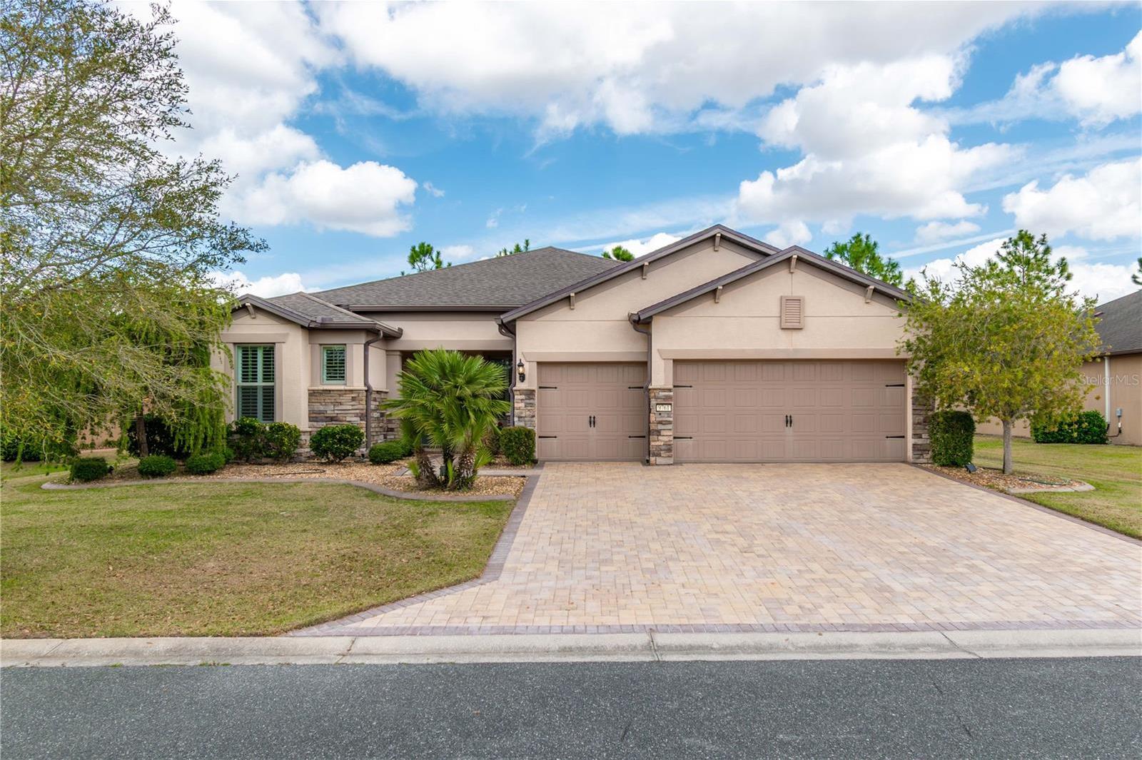 Photo one of 9761 Sw 74Th Pl Ocala FL 34481 | MLS TB8356477