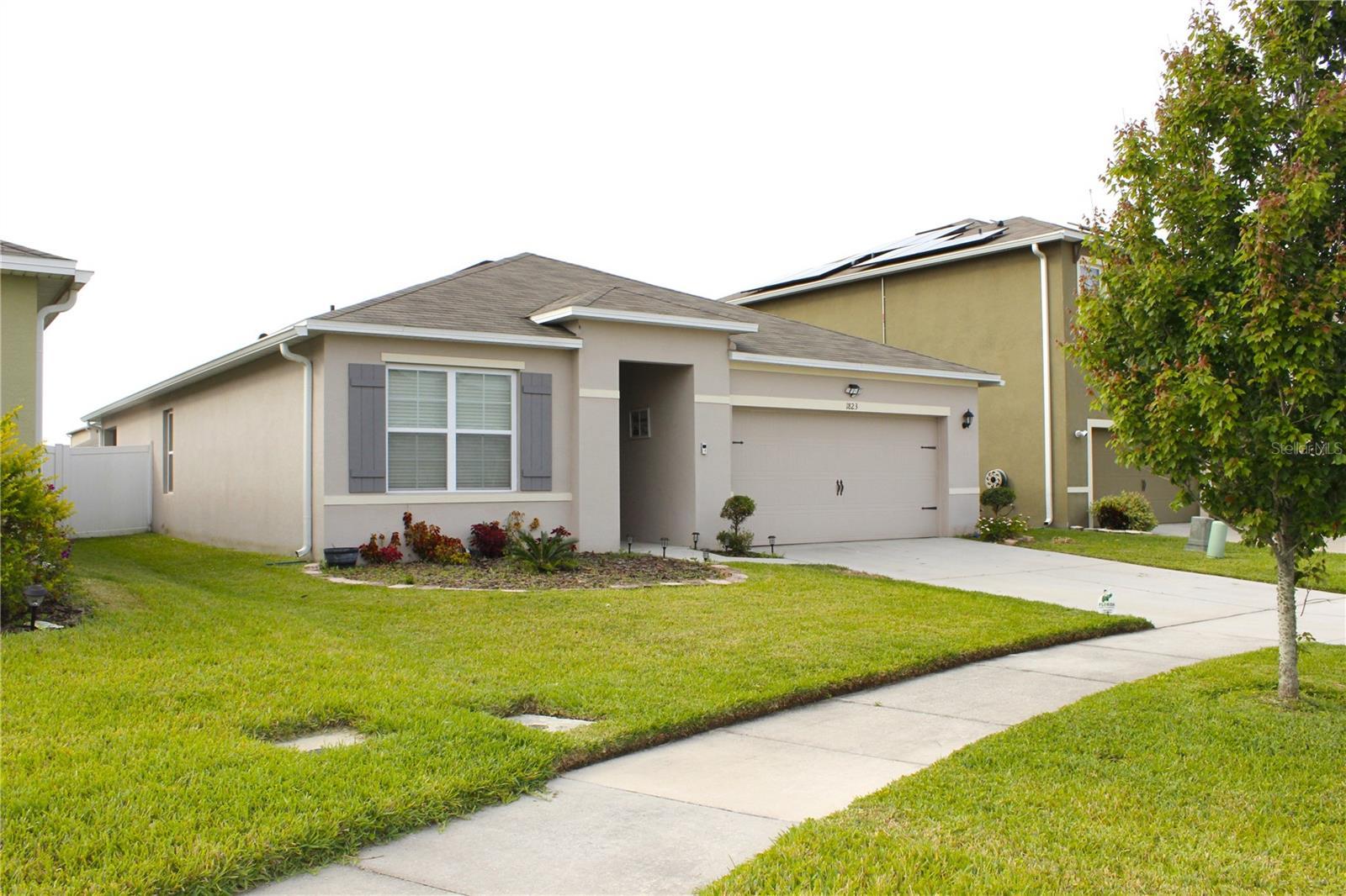 Photo one of 1823 Pristine Loop Lakeland FL 33811 | MLS TB8359025