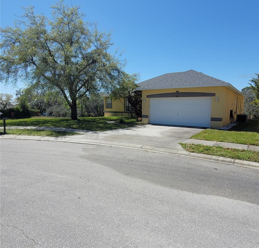 Photo one of 447 Wildflower Rd Davenport FL 33837 | MLS TB8361257