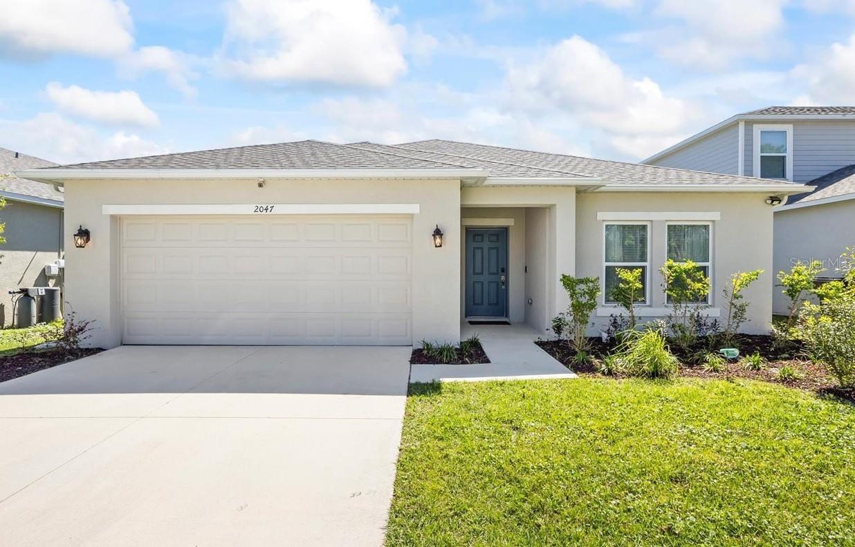 Photo one of 2047 Rosewood Cir Lakeland FL 33810 | MLS TB8362124