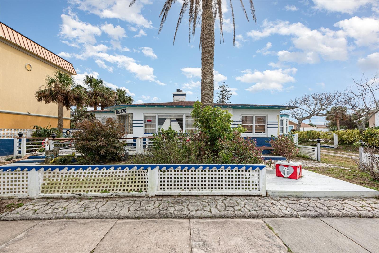 Photo one of 370 Hartford Ave Daytona Beach FL 32118 | MLS TB8370387