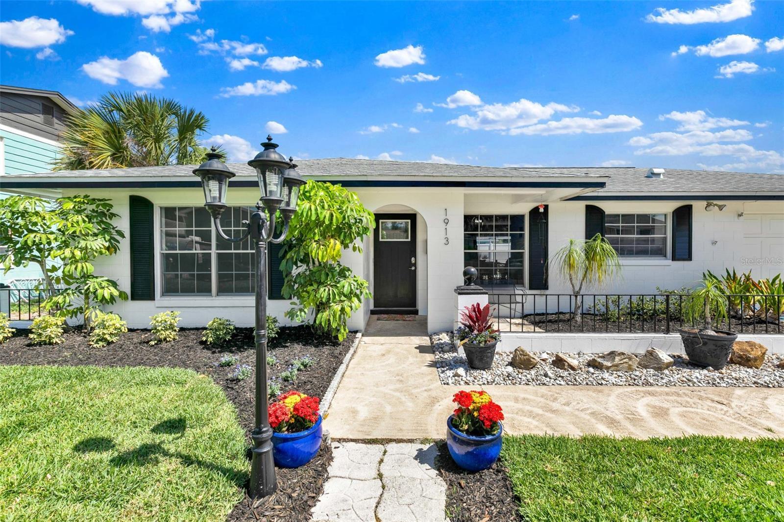 Photo one of 1913 Poinsetta Ln Maitland FL 32751 | MLS TB8381786