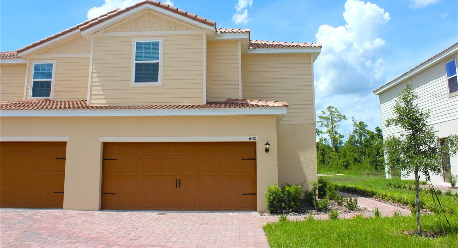 Photo one of 600 Bay Leaf Dr Poinciana FL 34759 | MLS TB8382956
