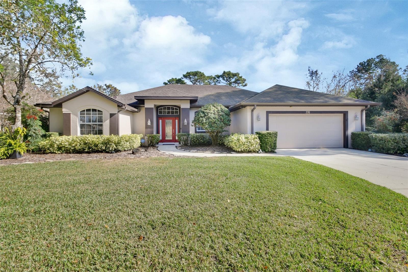 Photo one of 376 Hampton Hills Ct Debary FL 32713 | MLS V4940108