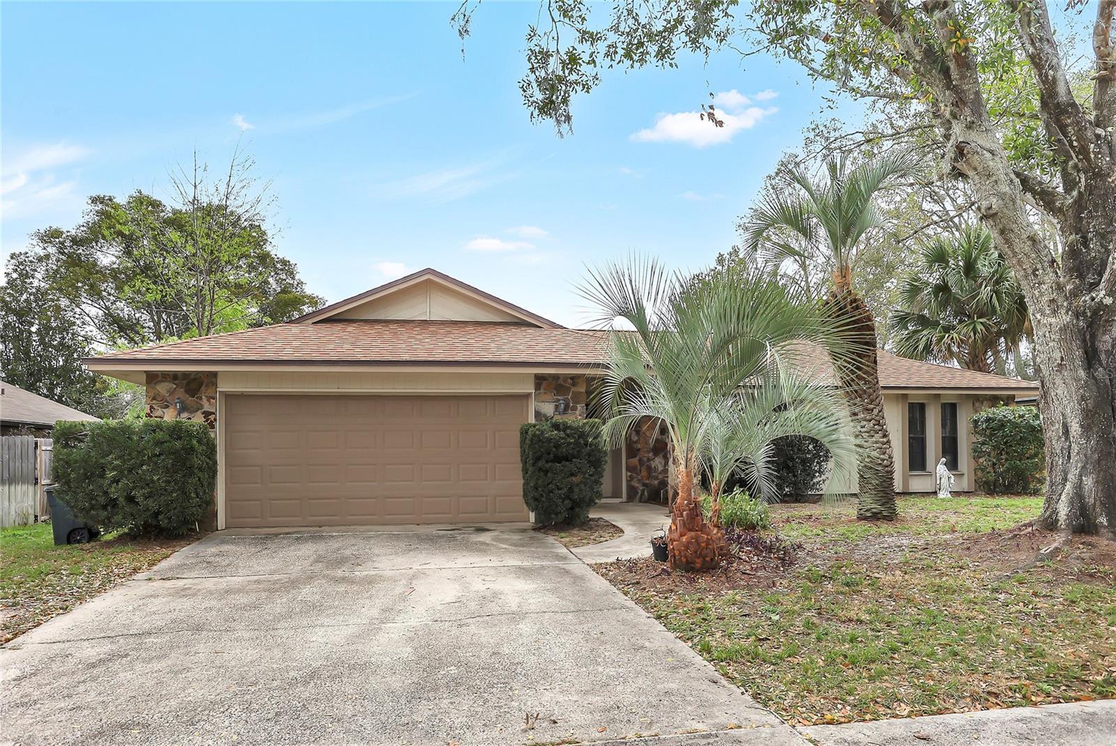 Photo one of 1651 Kenlyn Dr Longwood FL 32779 | MLS V4941099