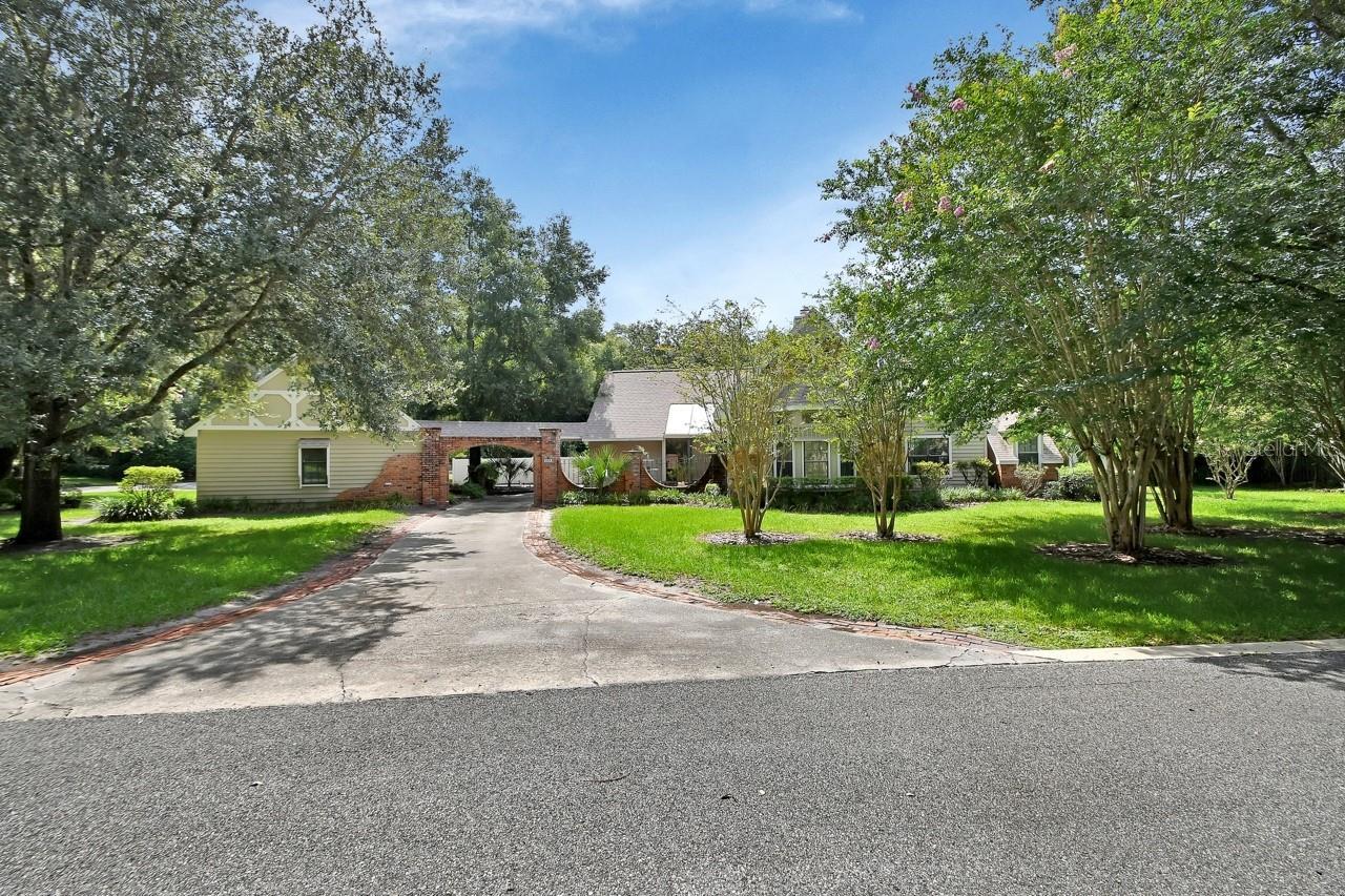 Photo one of 238 Crooked Tree Trl Deland FL 32724 | MLS V4941103