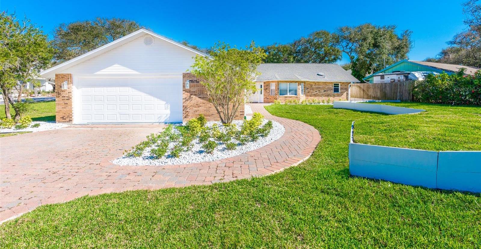 Photo one of 4745 Dixie Dr Ponce Inlet FL 32127 | MLS V4941880
