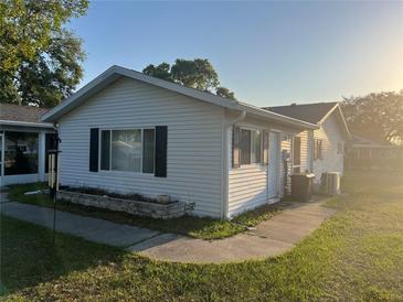 Charming single-story home with a well-maintained lawn and tasteful landscaping, perfect for suburban living at 10980 Sw 63Rd Ave, Ocala, FL 34476