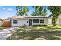 Charming single-story home with a well-maintained front lawn and classic curb appeal at 544 Avenue G Se, Winter Haven, FL 33880