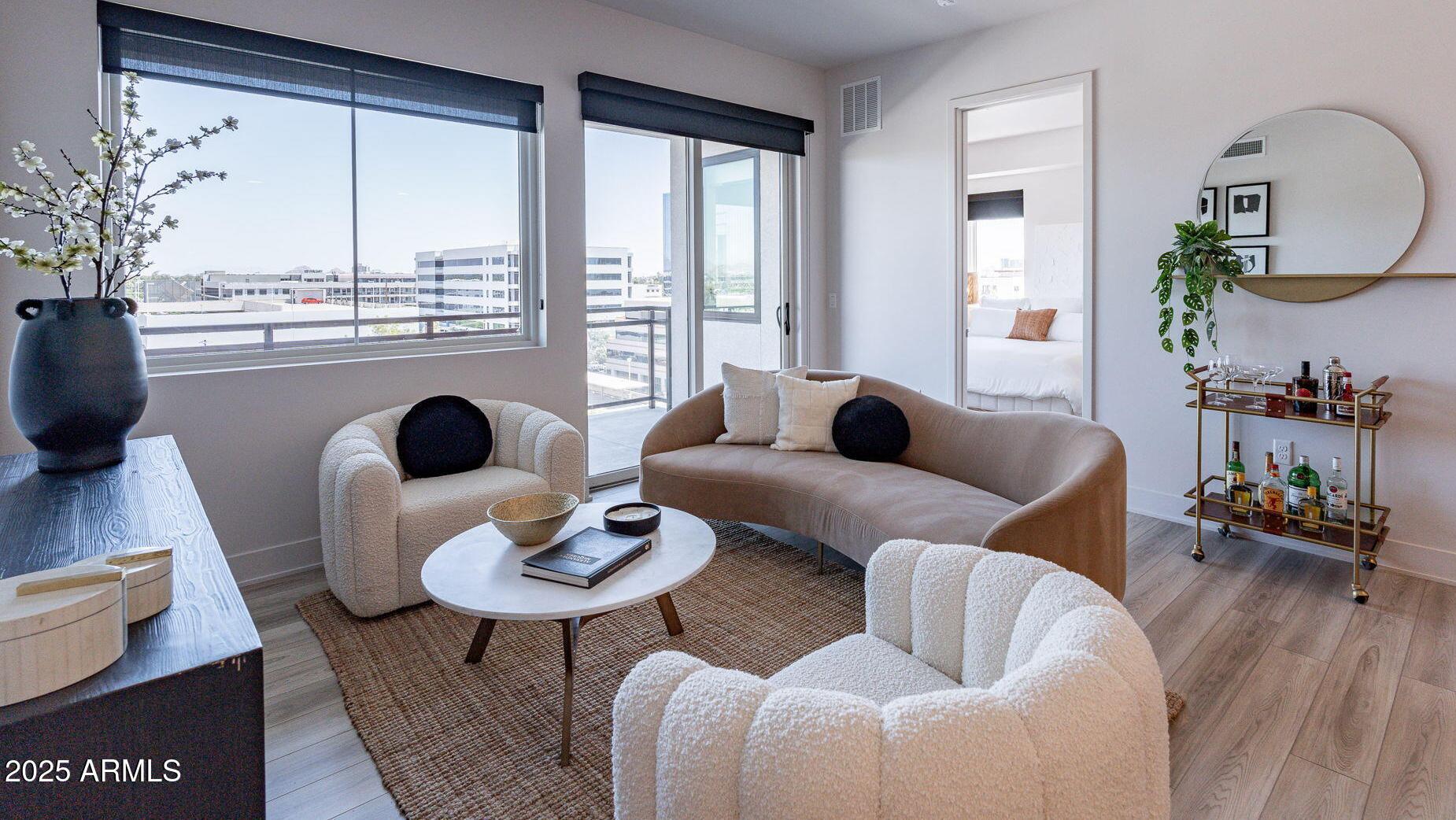 Photo one of 3131 N Central Ave # 6011 Phoenix AZ 85012 | MLS 6401730