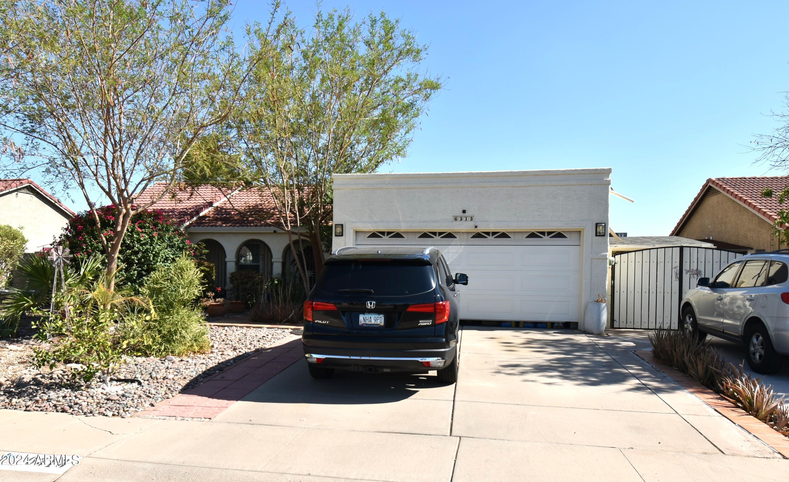 Photo one of 6313 W Onyx Ave Glendale AZ 85302 | MLS 6742331