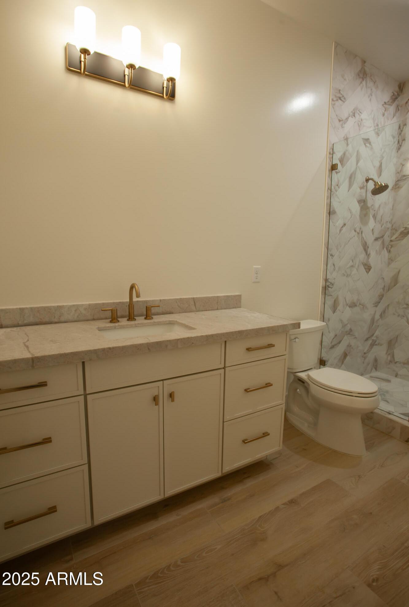 Photo #11
