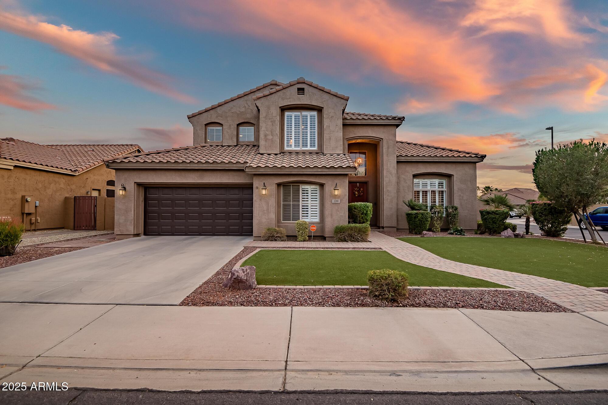 Photo one of 339 E Horseshoe Ave Gilbert AZ 85296 | MLS 6802492