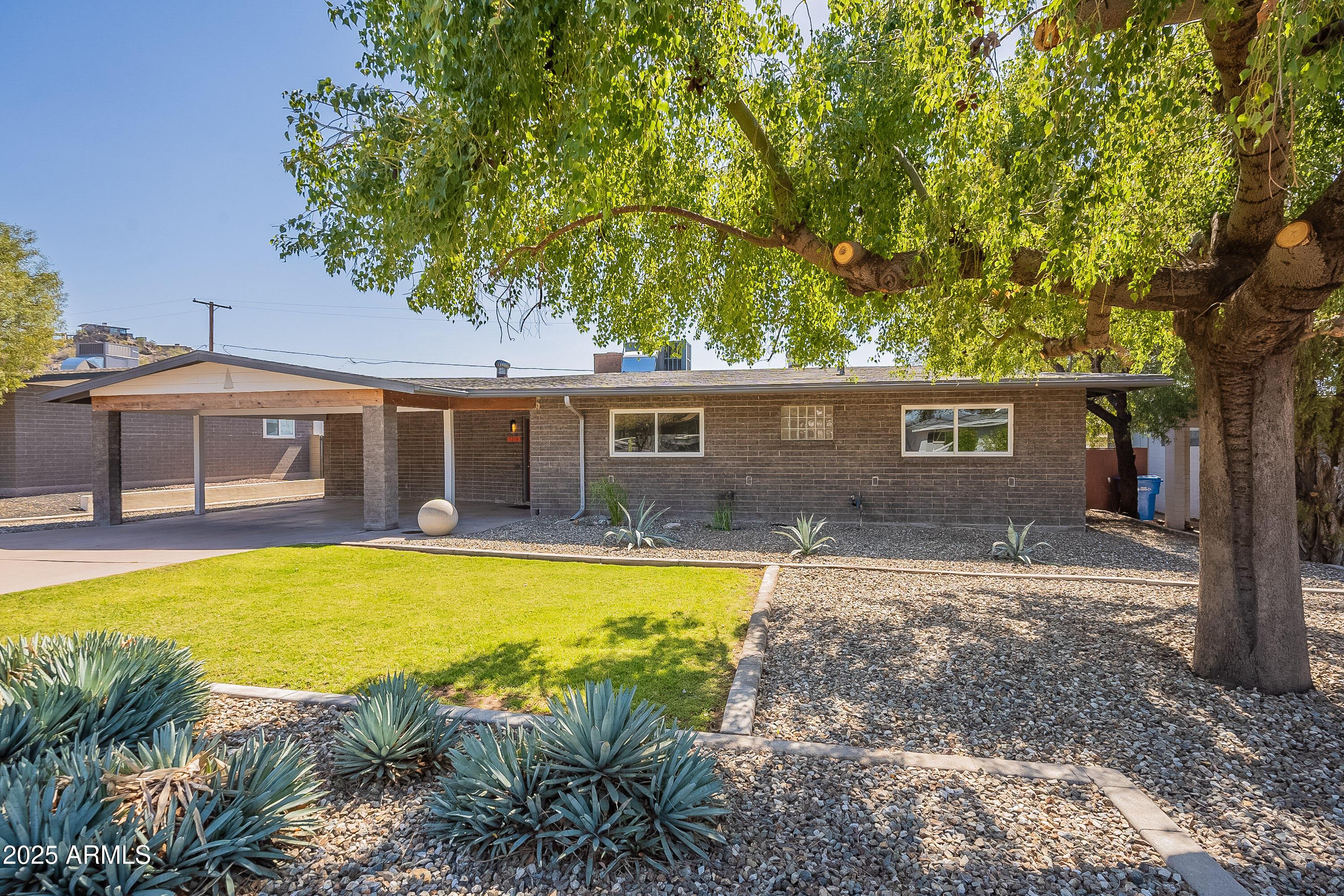 Photo one of 1219 E Seldon Ln Phoenix AZ 85020 | MLS 6810900