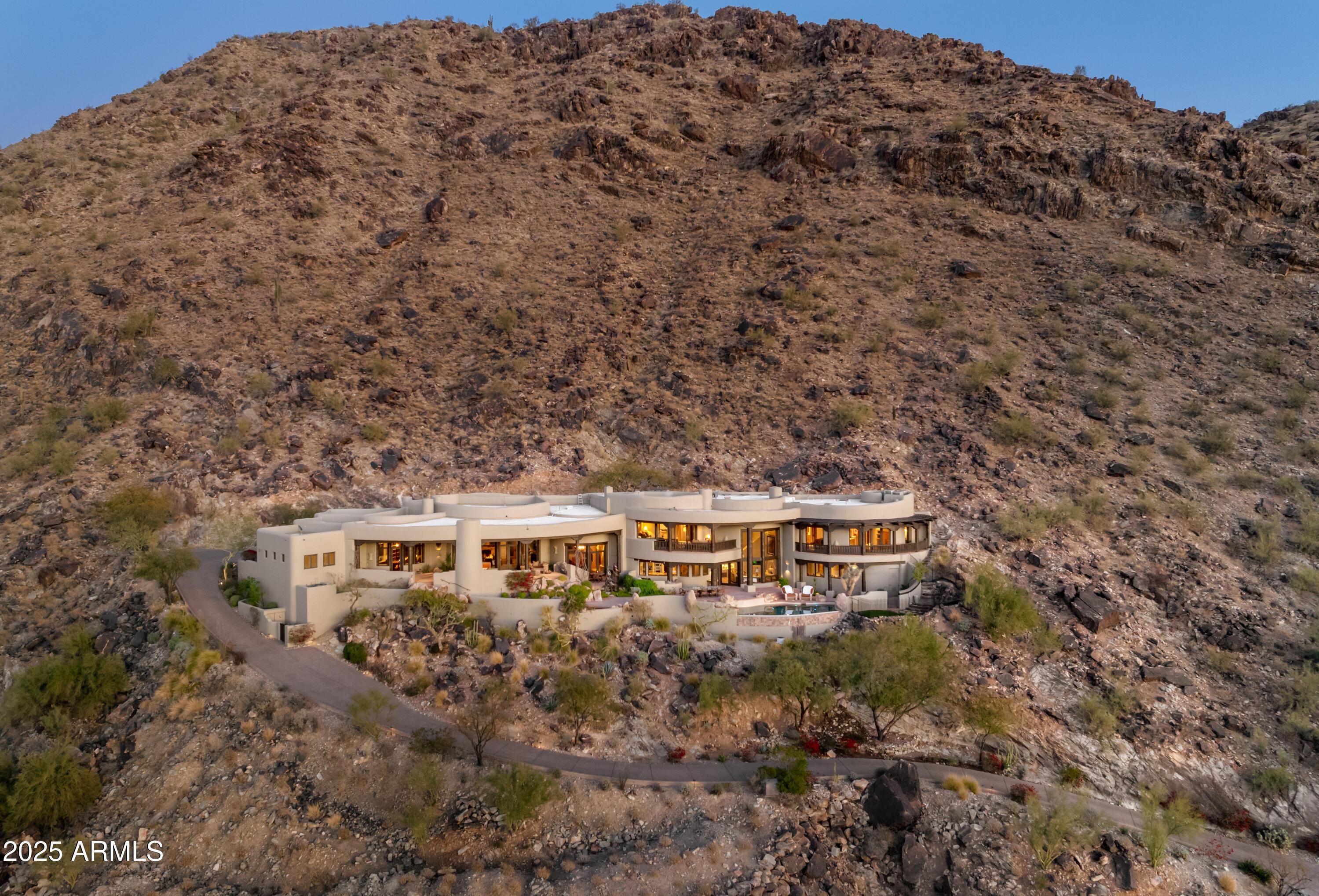 Photo one of 5526 E Roadrunner Rd Paradise Valley AZ 85253 | MLS 6811655