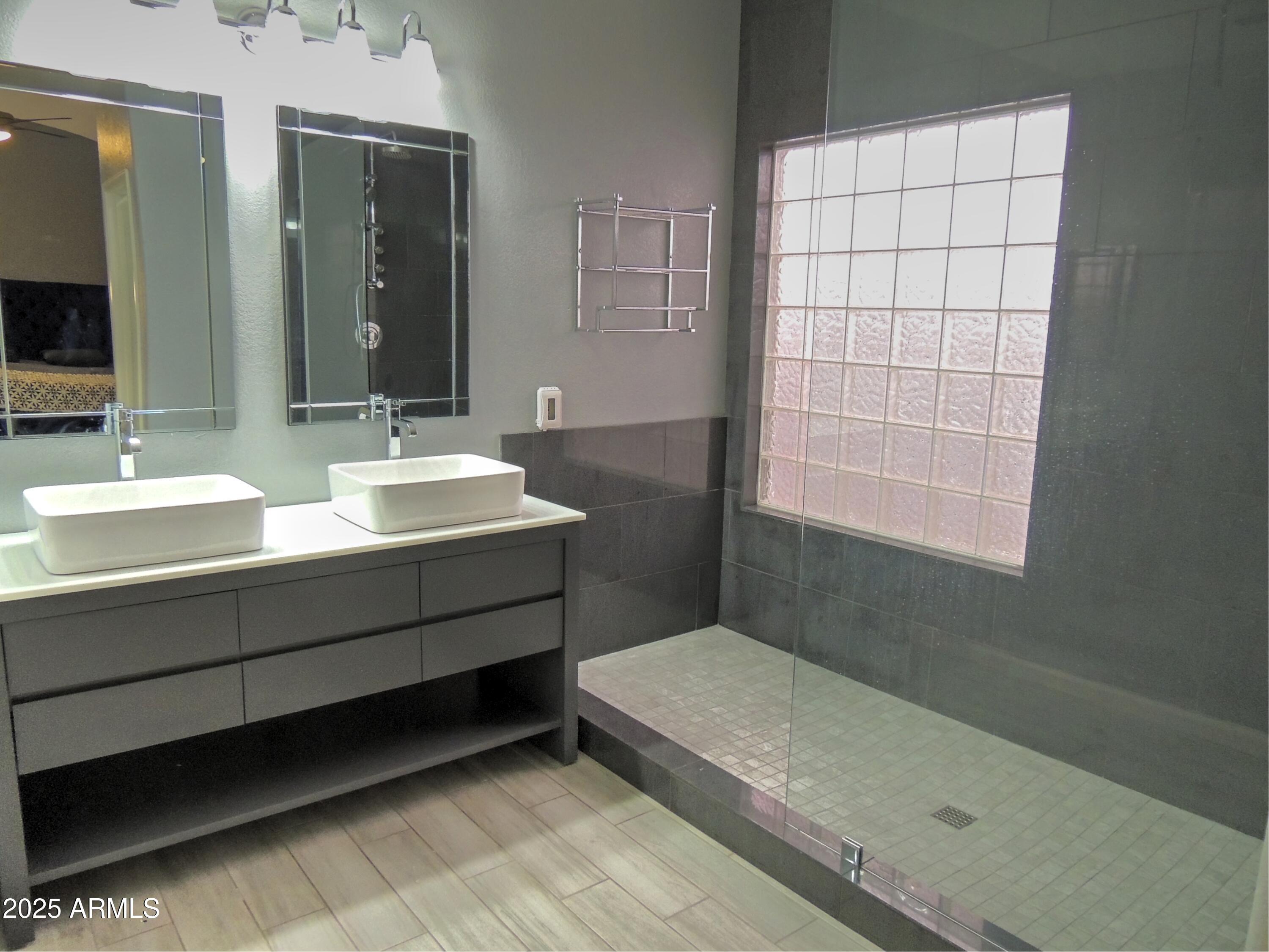 Photo #10