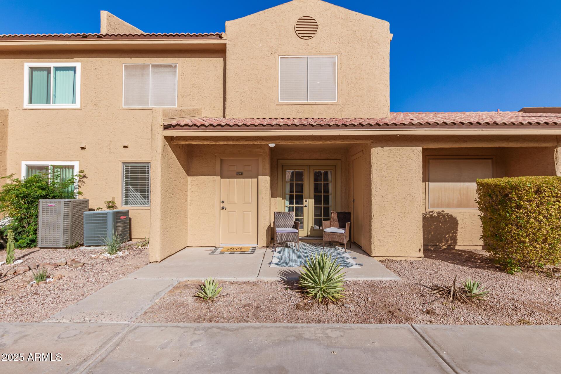 Photo one of 3511 E Baseline Rd # 1206 Phoenix AZ 85042 | MLS 6814258