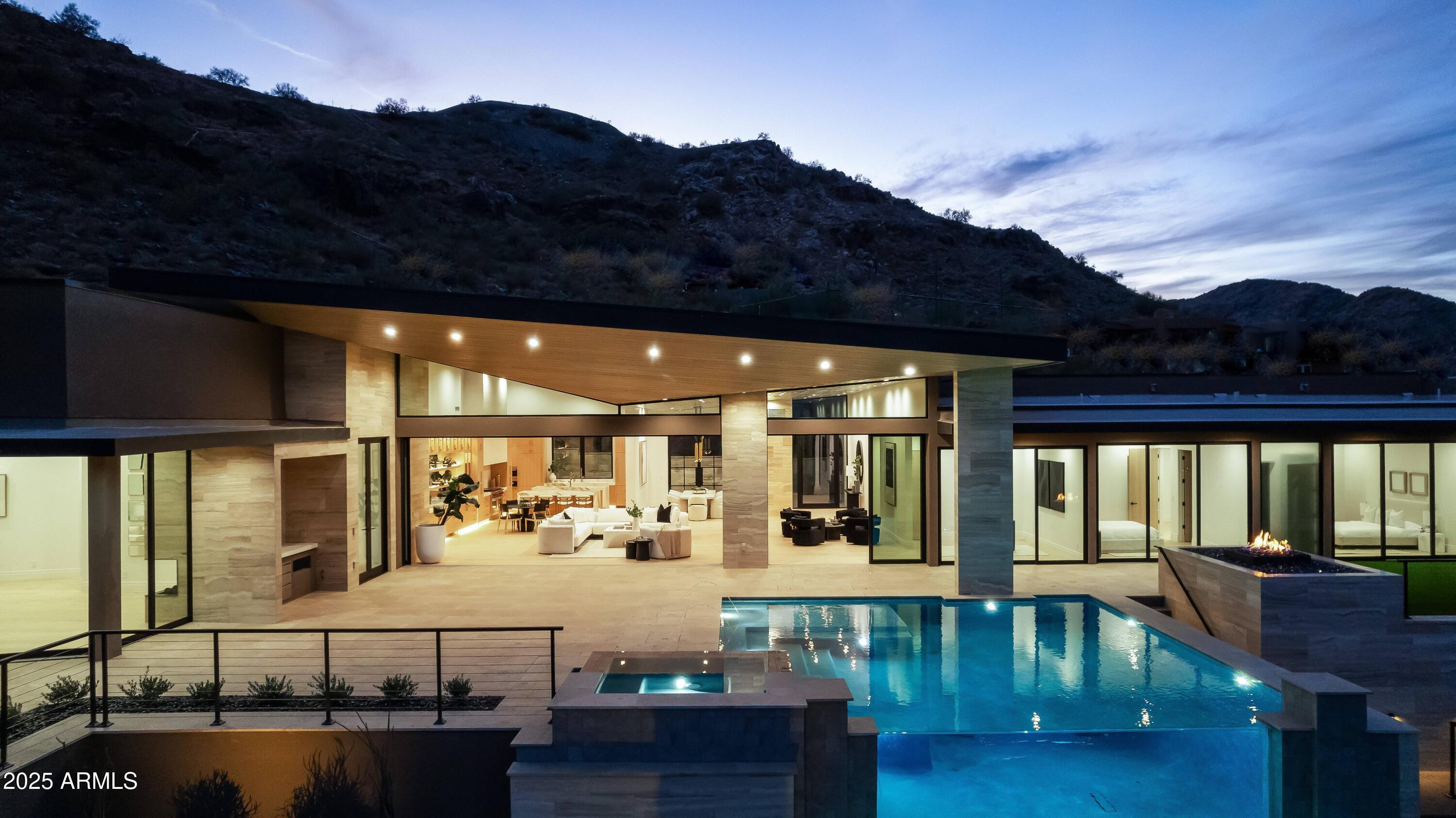 Photo one of 6516 E Meadowlark Ln Paradise Valley AZ 85253 | MLS 6816294