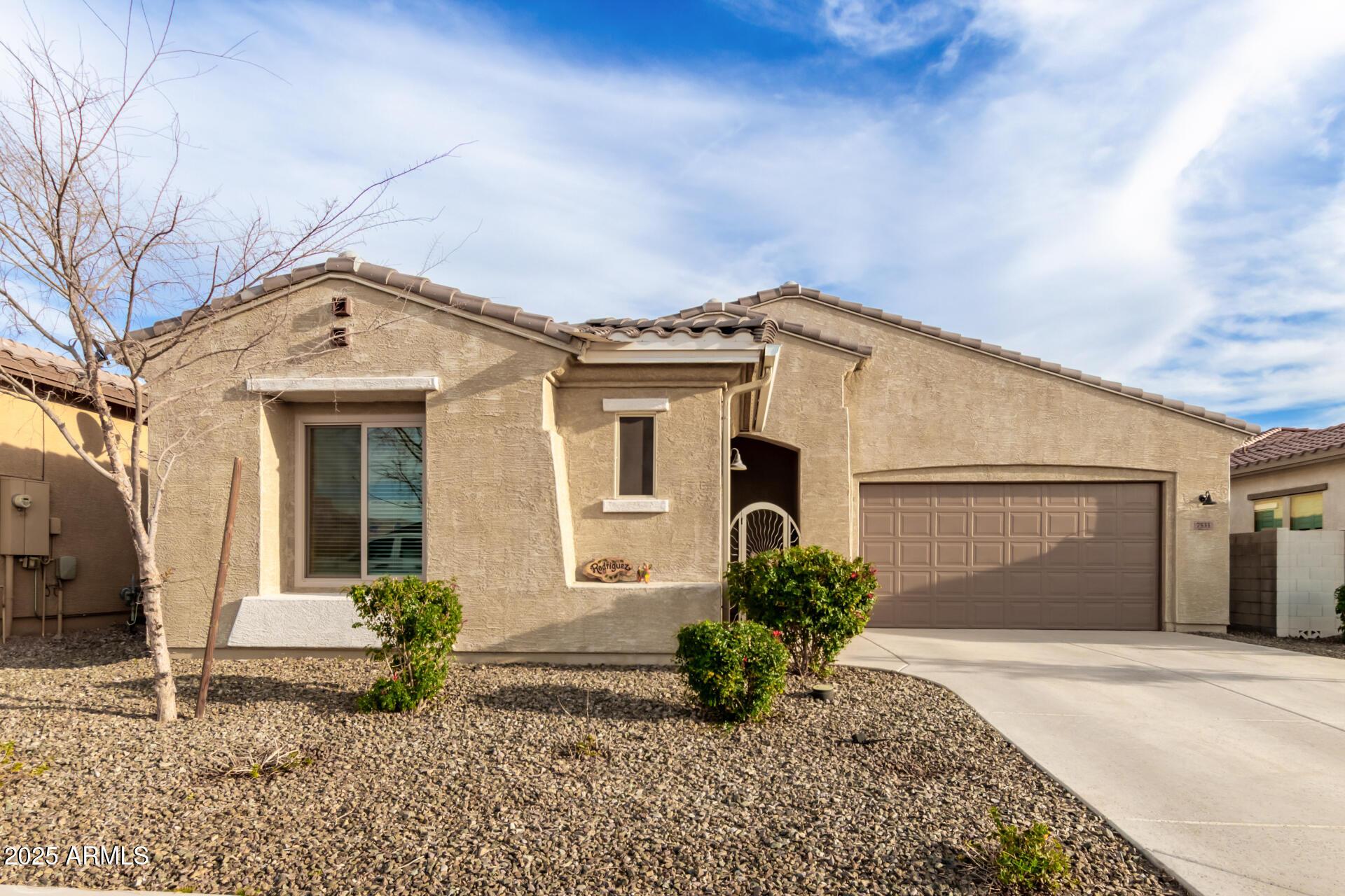 Photo one of 7533 S Woodchute Dr Gold Canyon AZ 85118 | MLS 6818012
