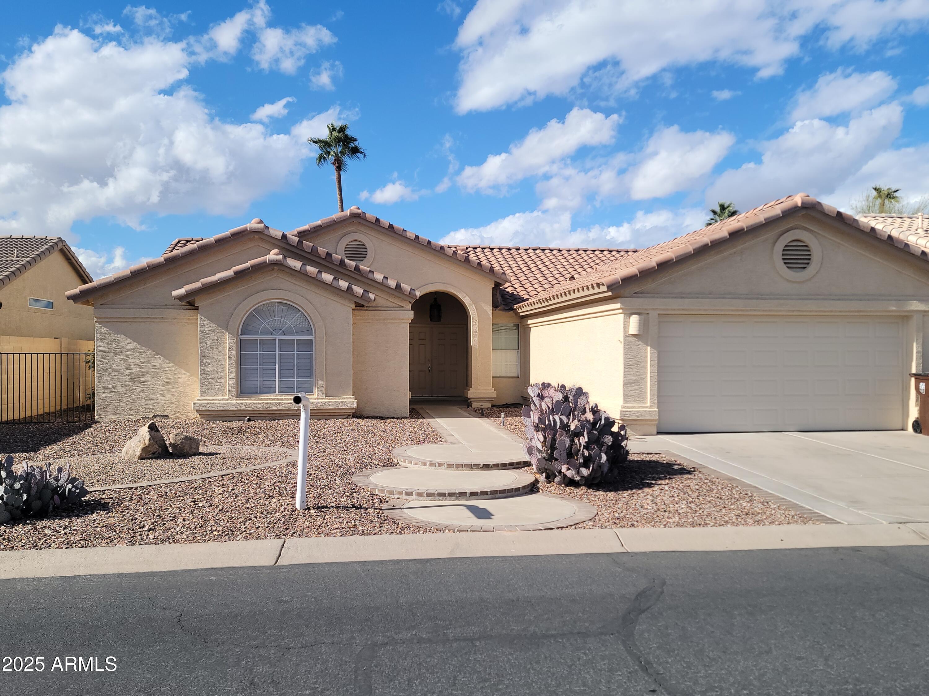 Photo one of 24214 S Briar Wing Dr Sun Lakes AZ 85248 | MLS 6821519