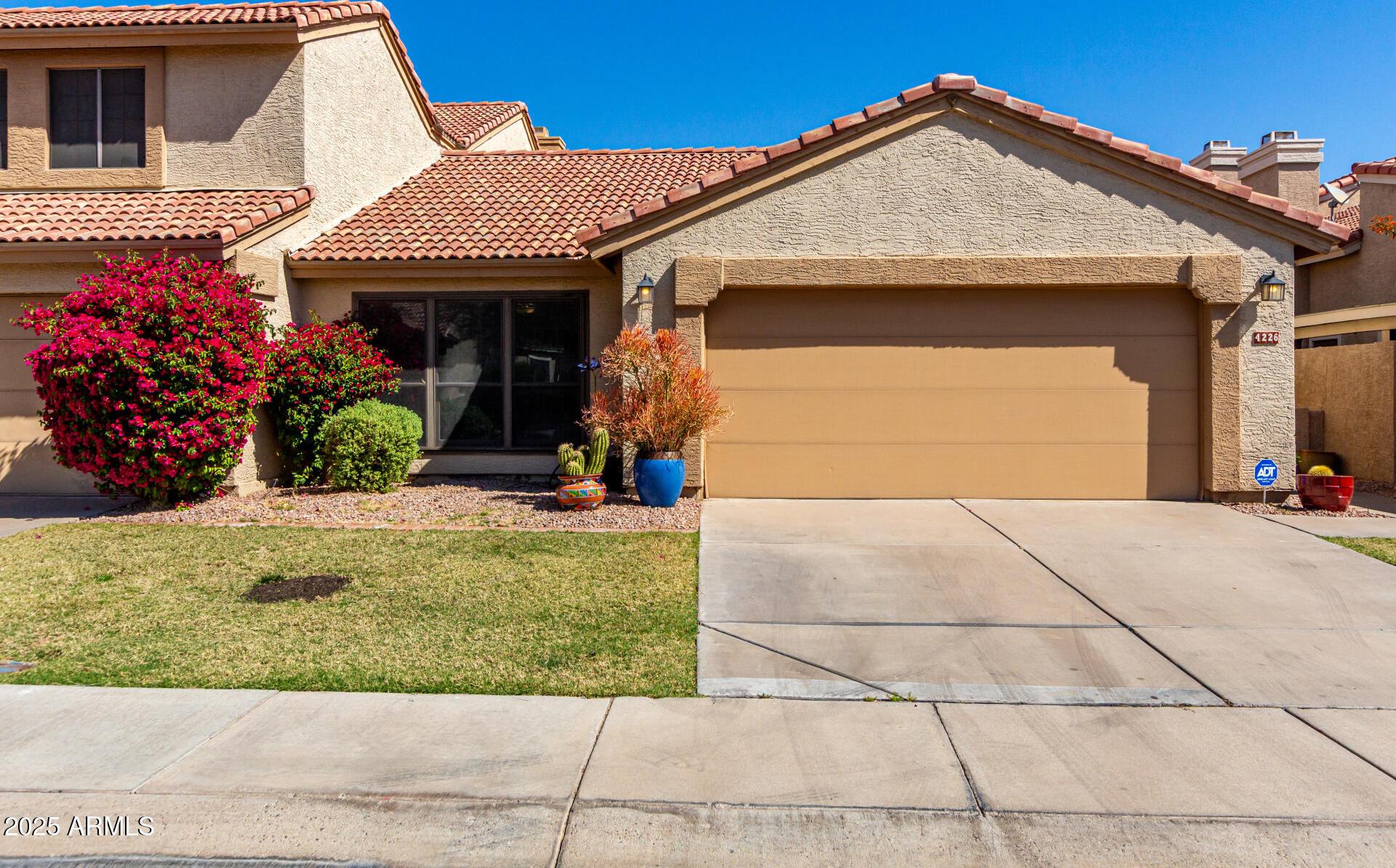 Photo one of 4226 E Jojoba Rd Phoenix AZ 85044 | MLS 6824382