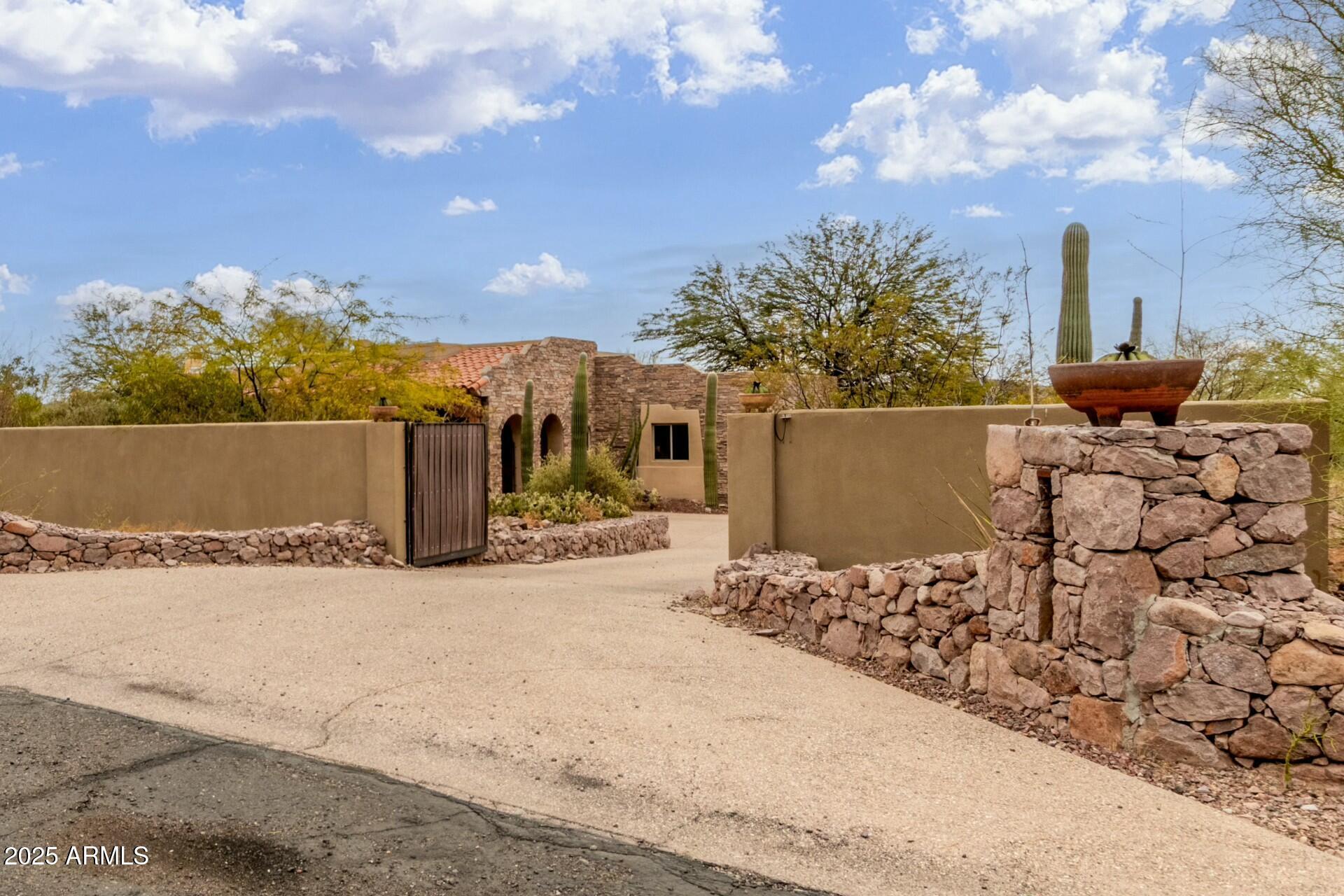 Photo one of 10955 E Vista Del Cielo Rd Gold Canyon AZ 85118 | MLS 6829085