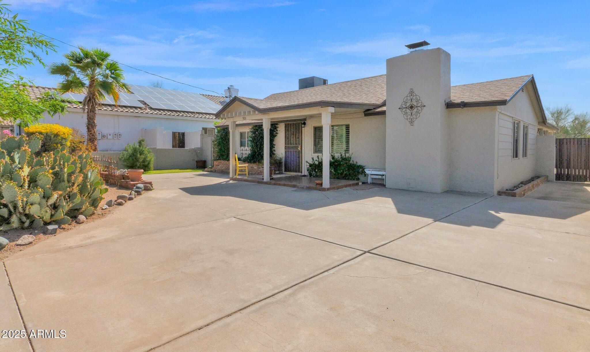 Photo one of 901 E Hearn Rd Phoenix AZ 85022 | MLS 6829040