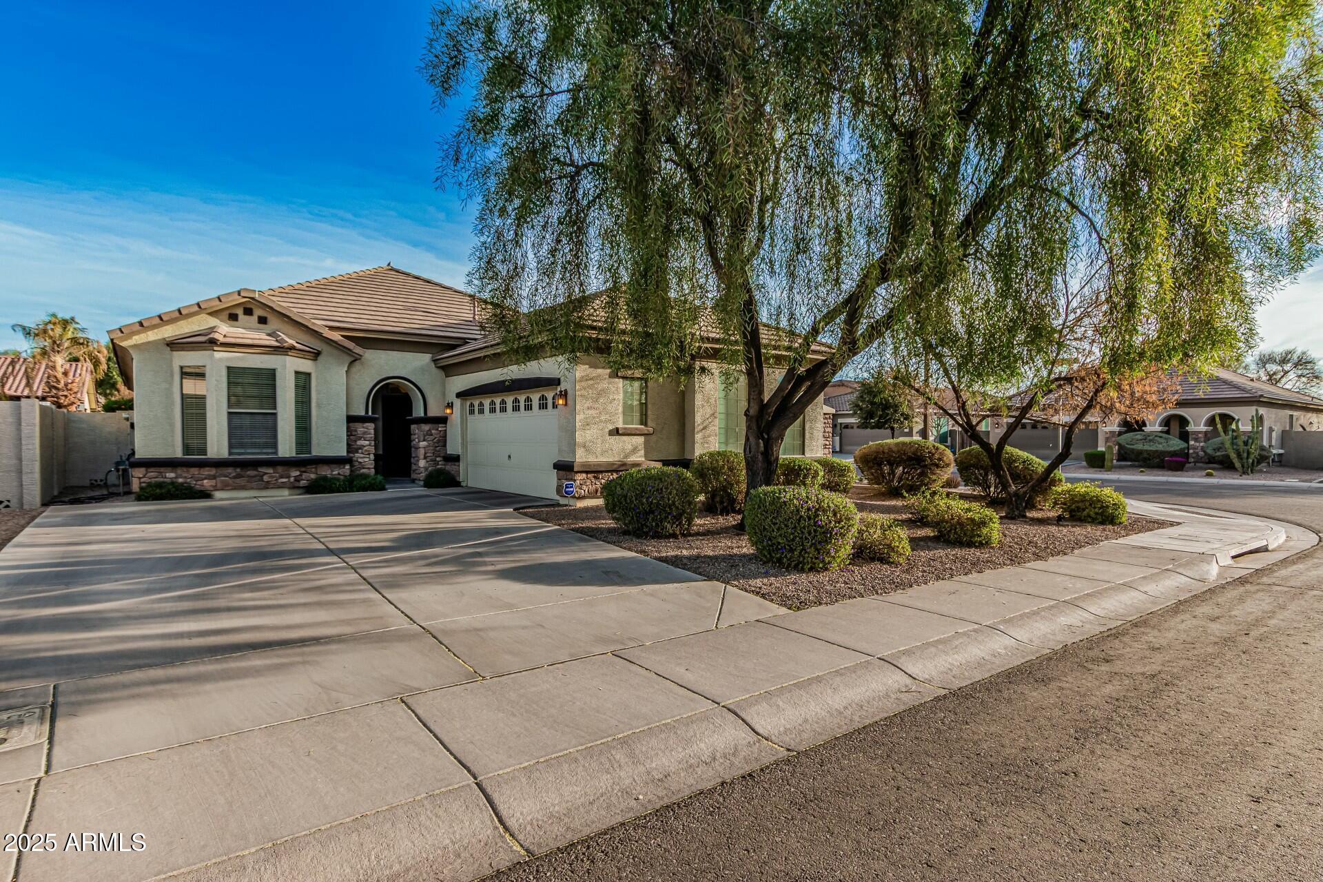 Photo one of 3080 E Palmdale Ln Gilbert AZ 85298 | MLS 6829461