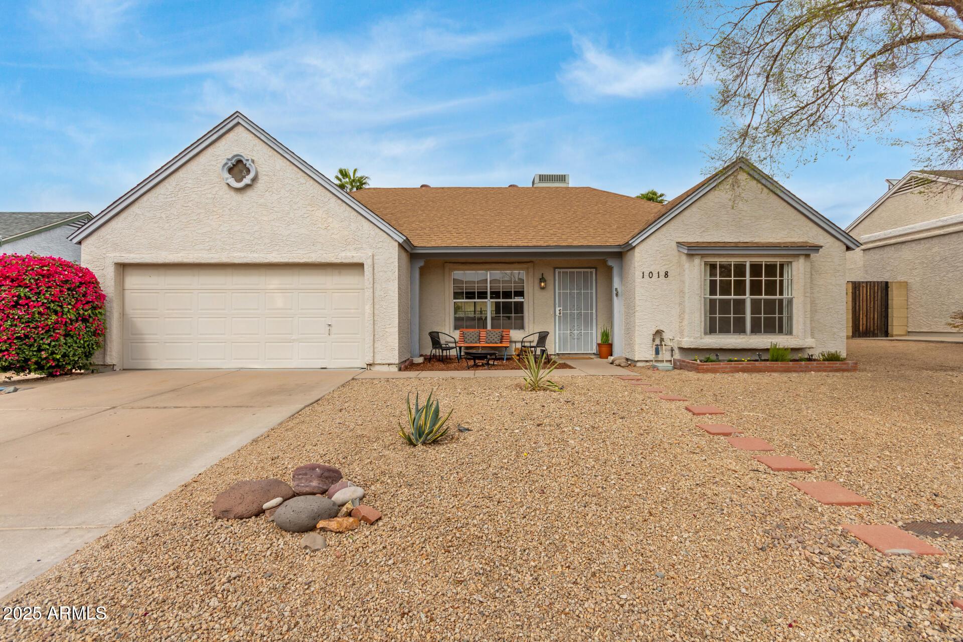 Photo one of 1018 E Tonto Ln Phoenix AZ 85024 | MLS 6829594