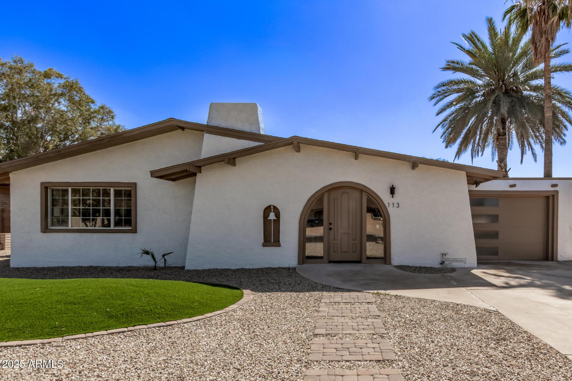 Photo one of 113 W Rawhide Ave Gilbert AZ 85233 | MLS 6830267