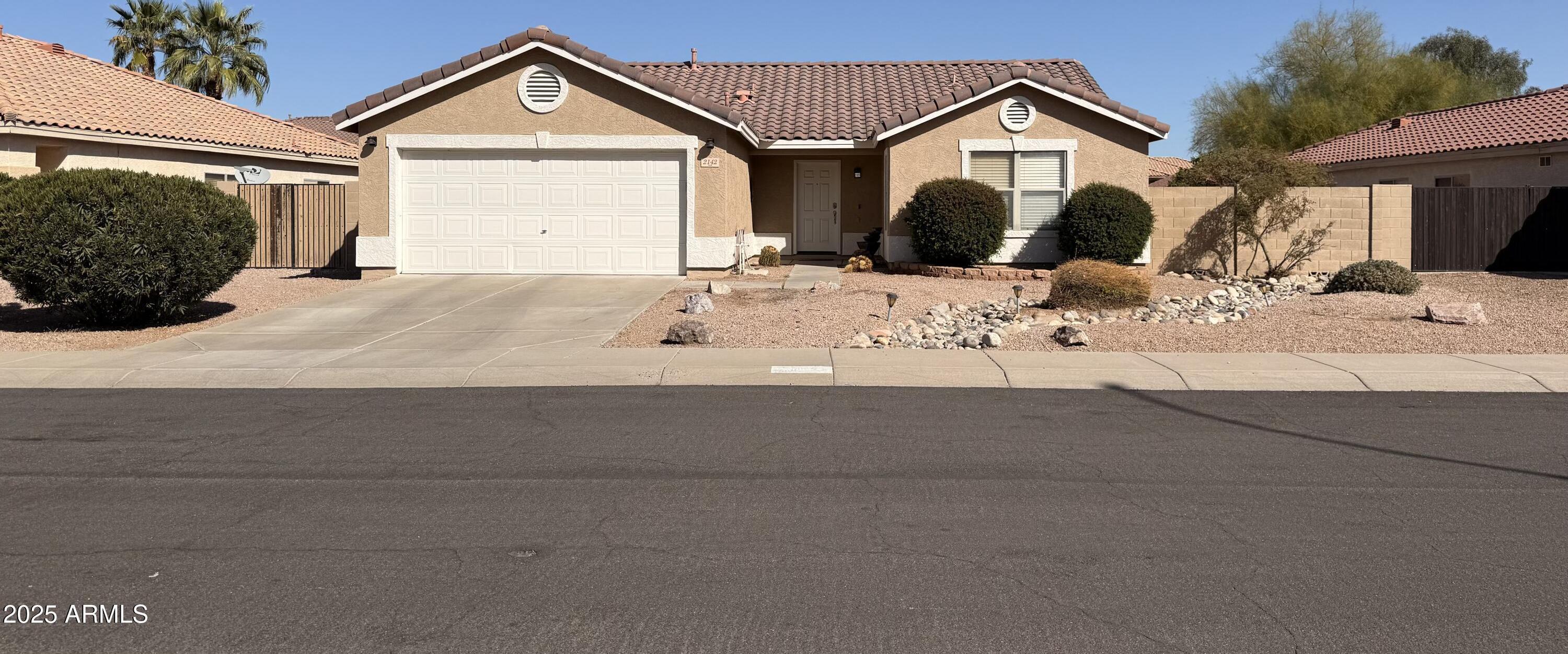 Photo one of 2142 E Wildhorse Dr Chandler AZ 85286 | MLS 6830279