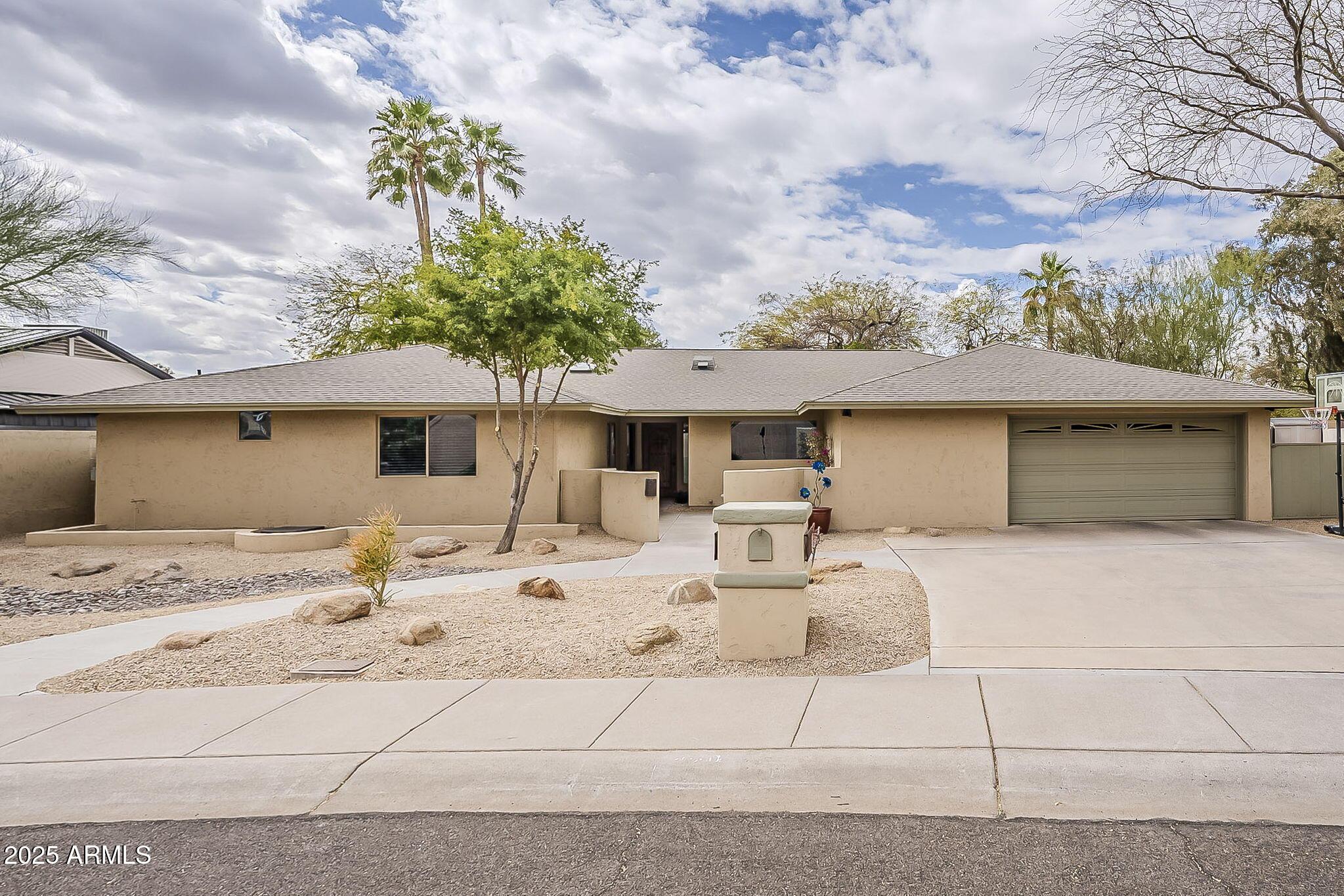 Photo one of 8110 N 18Th Pl Phoenix AZ 85020 | MLS 6830381