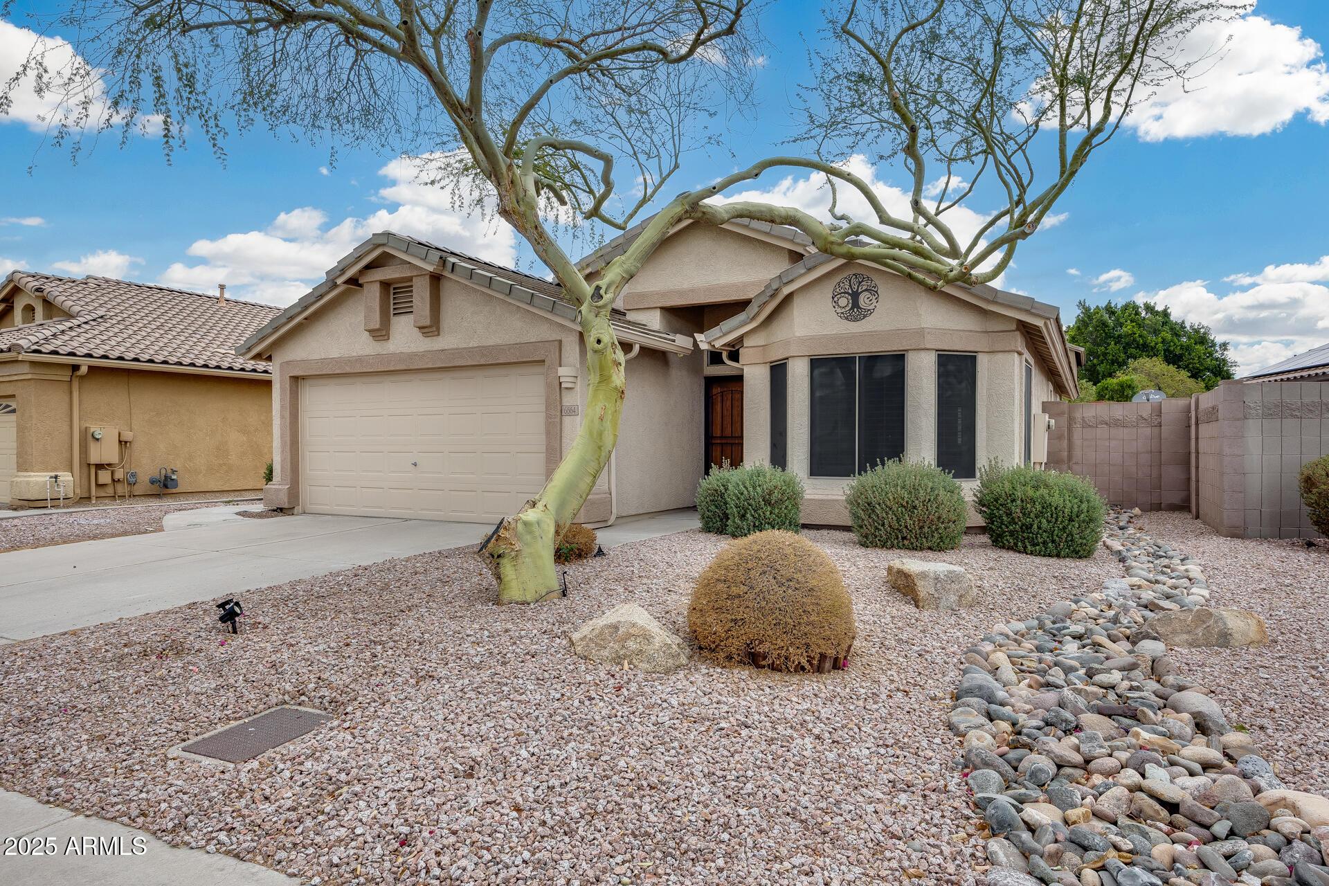 Photo one of 6664 W Rose Garden Ln Glendale AZ 85308 | MLS 6830489