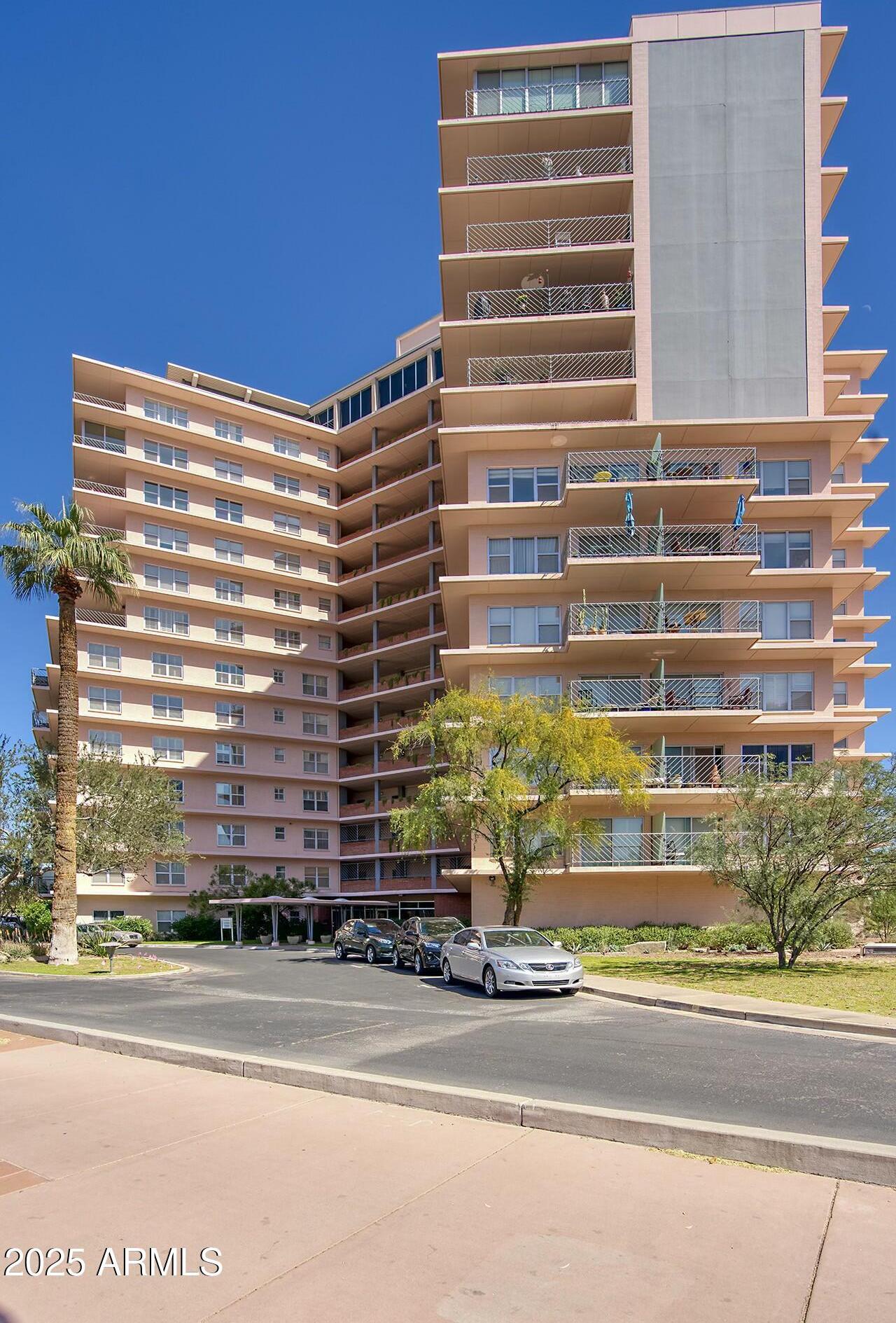 Photo one of 2201 N Central Ave # 11A Phoenix AZ 85004 | MLS 6830983