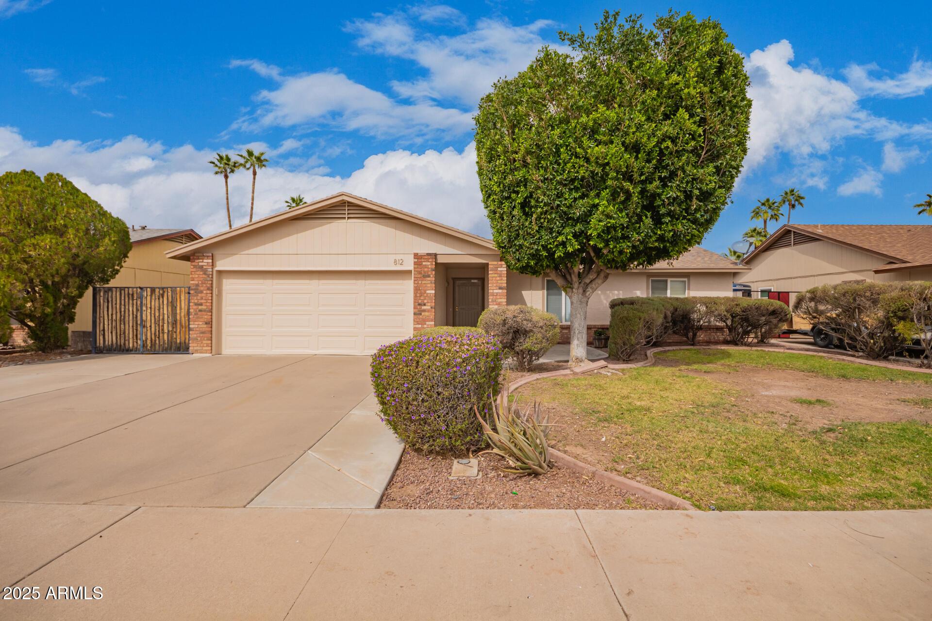 Photo one of 812 W Rosal Pl Chandler AZ 85225 | MLS 6830963