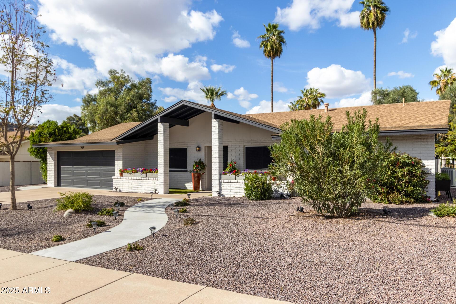 Photo one of 302 W Thunderbird Rd Phoenix AZ 85023 | MLS 6831039