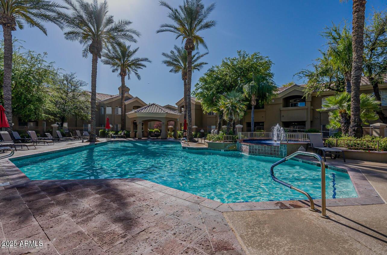 Photo one of 10401 N 52Nd St # 124 Paradise Valley AZ 85253 | MLS 6831253