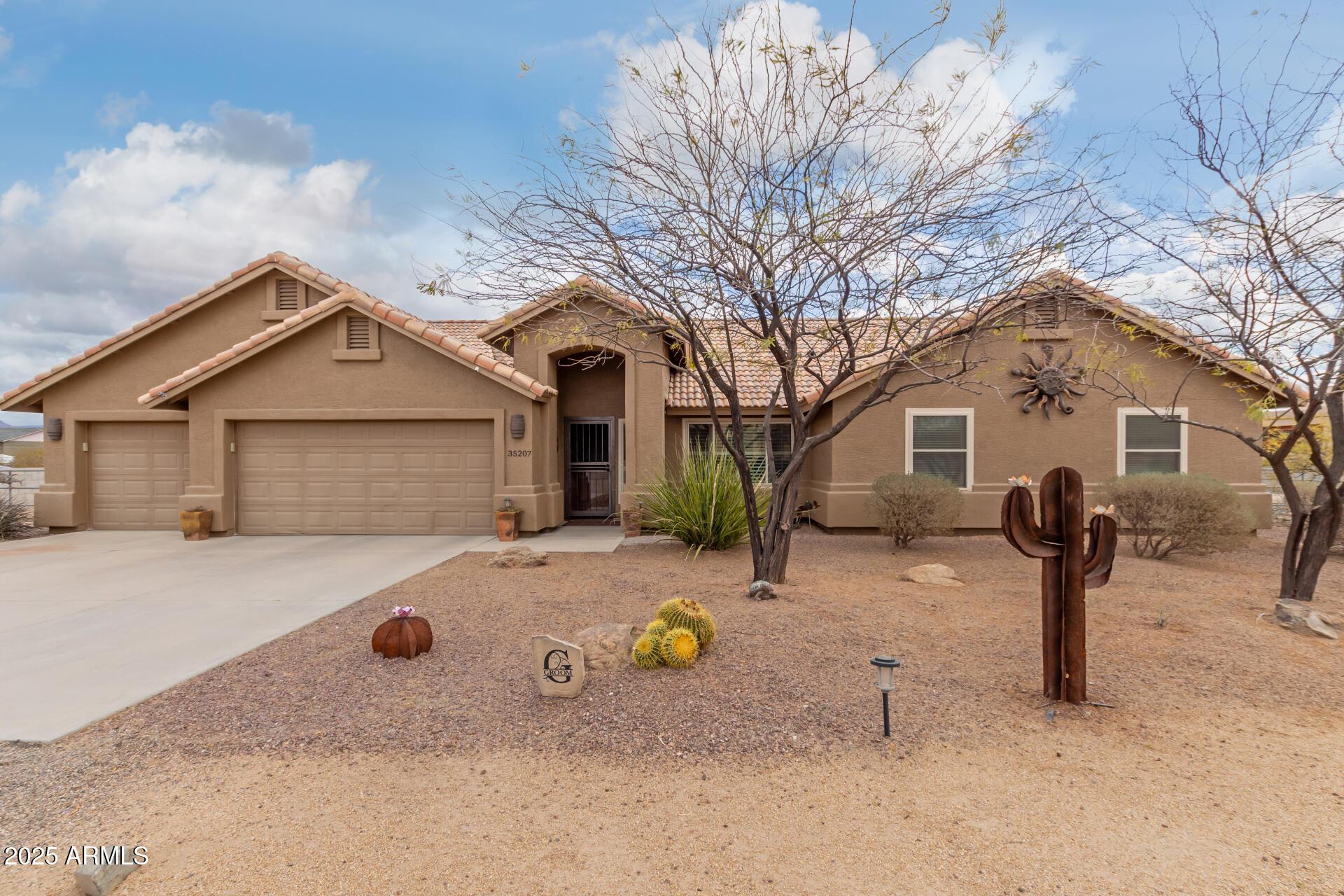 Photo one of 35207 N Central Ave Phoenix AZ 85086 | MLS 6831294