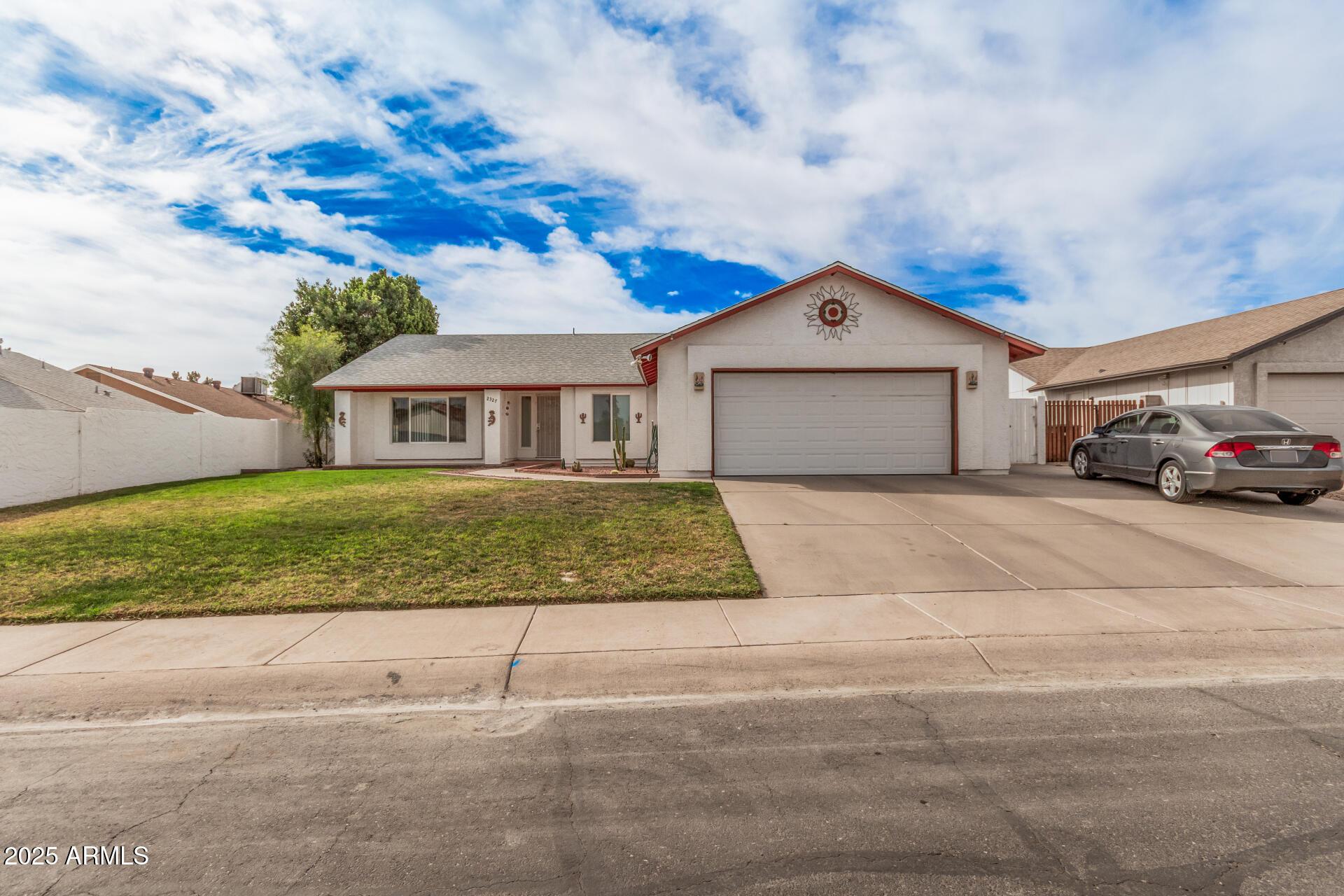 Photo one of 2327 W Rockwell Ct Chandler AZ 85224 | MLS 6831381