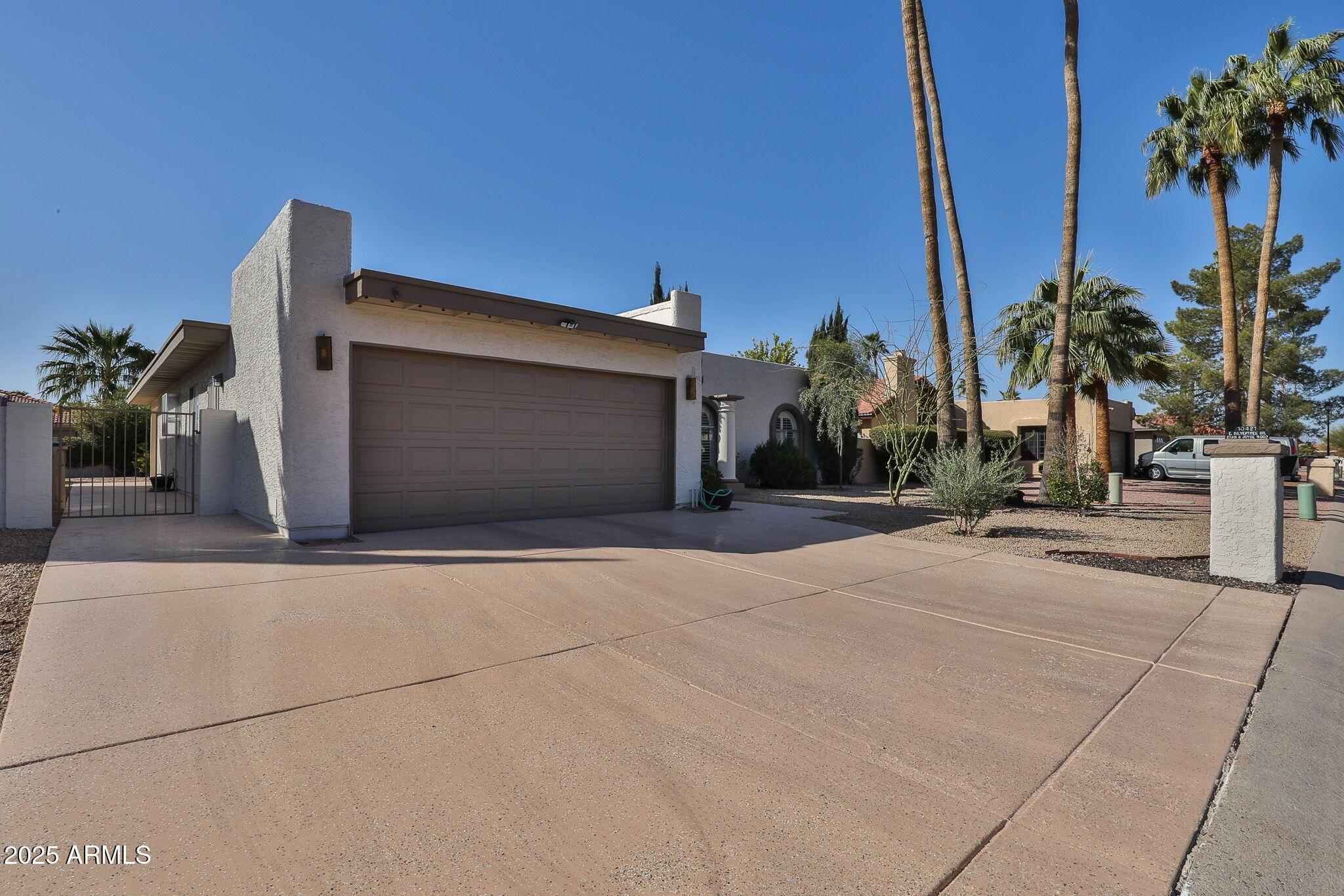 Photo one of 10421 E Silvertree Dr Sun Lakes AZ 85248 | MLS 6831538