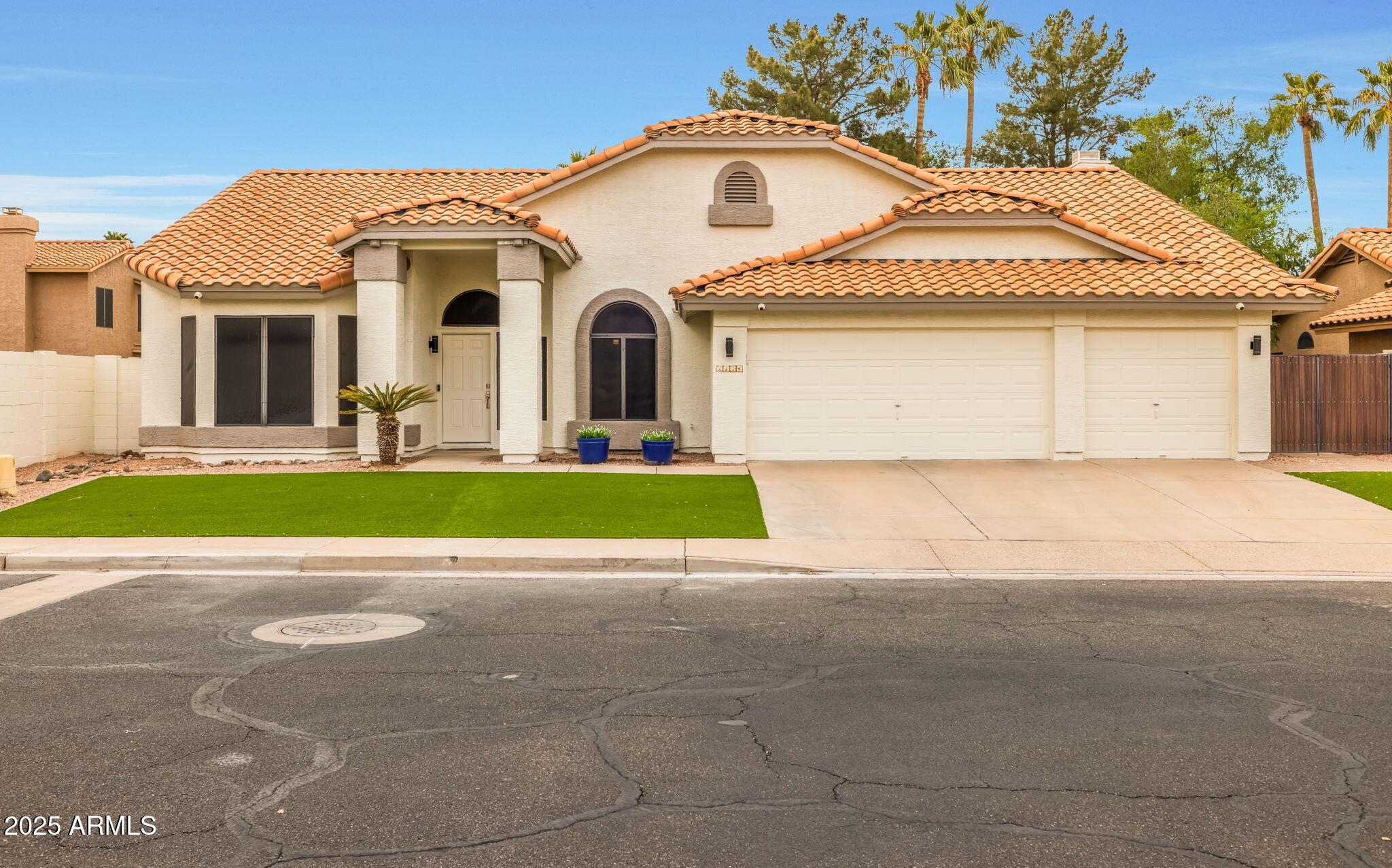 Photo one of 1114 S Presidio Ave Gilbert AZ 85233 | MLS 6831535