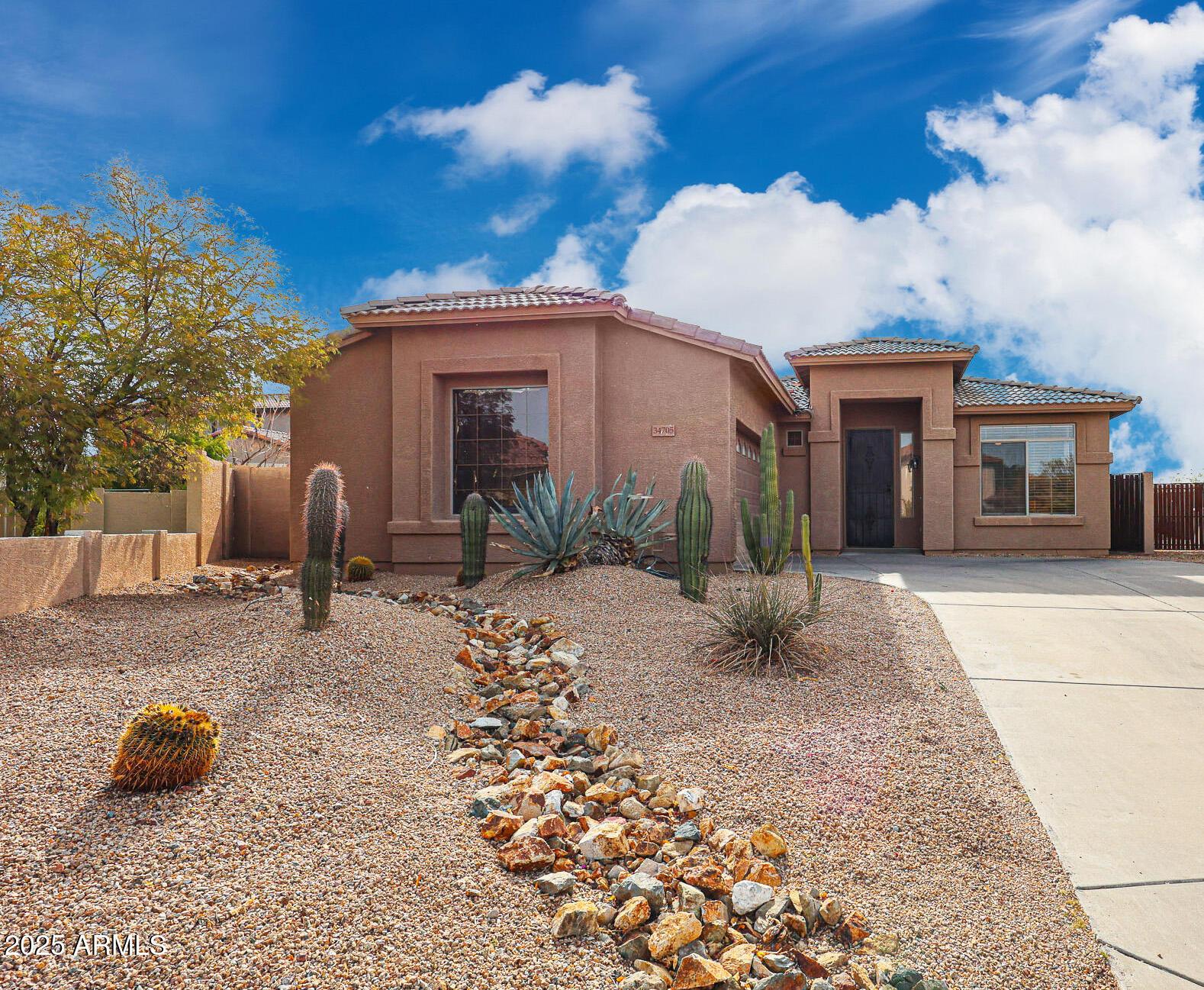 Photo one of 34705 N 26Th Ave Phoenix AZ 85086 | MLS 6831565