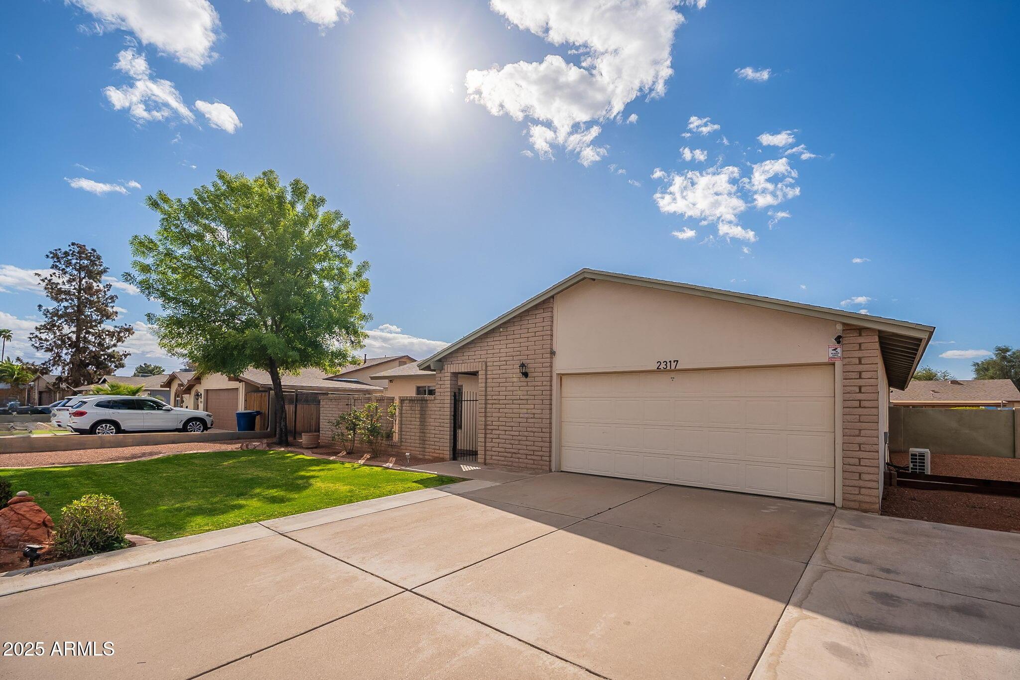 Photo one of 2317 E Concorda Dr Tempe AZ 85282 | MLS 6831668