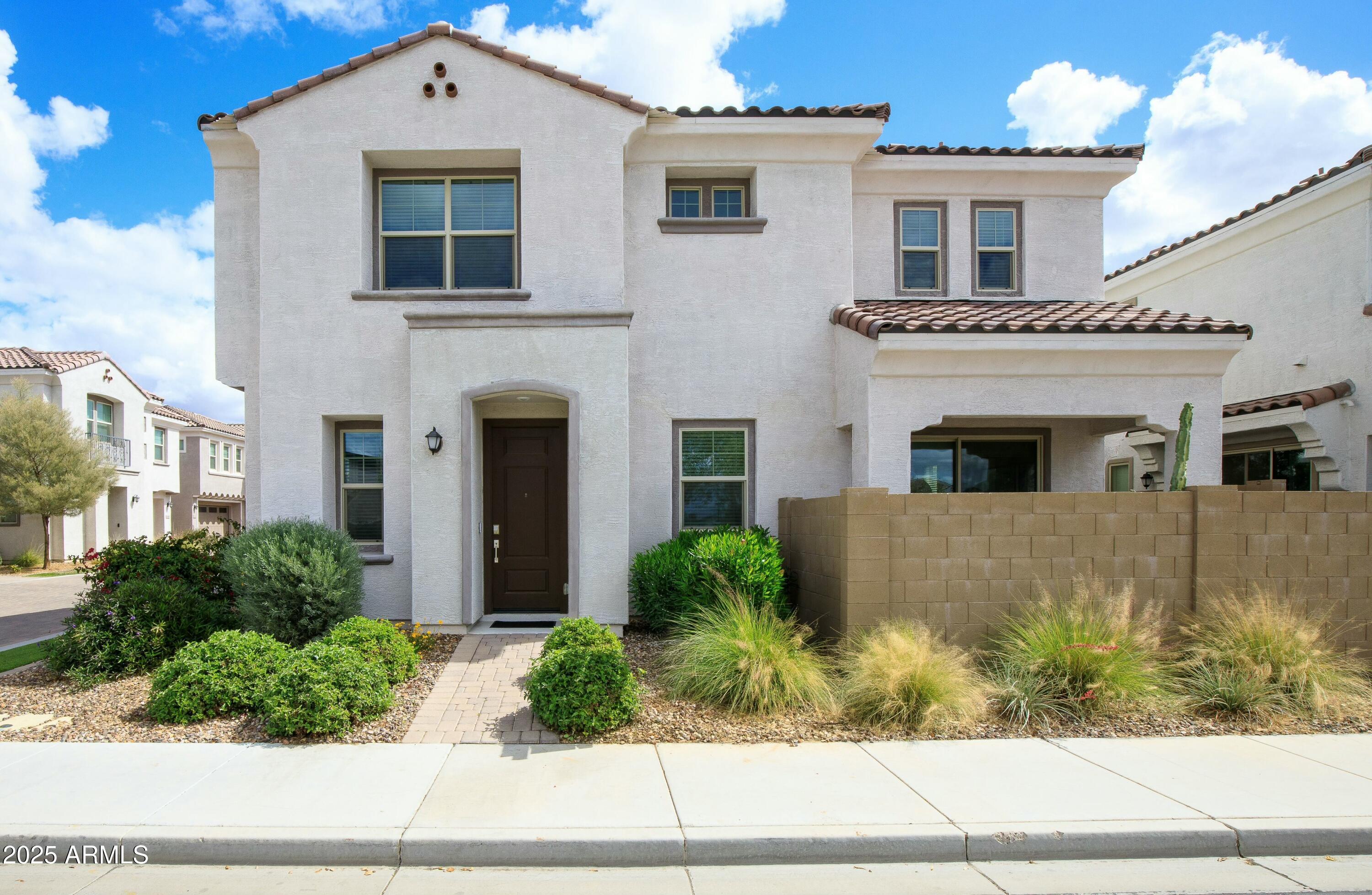 Photo one of 741 N Abalone Ct Gilbert AZ 85233 | MLS 6831996