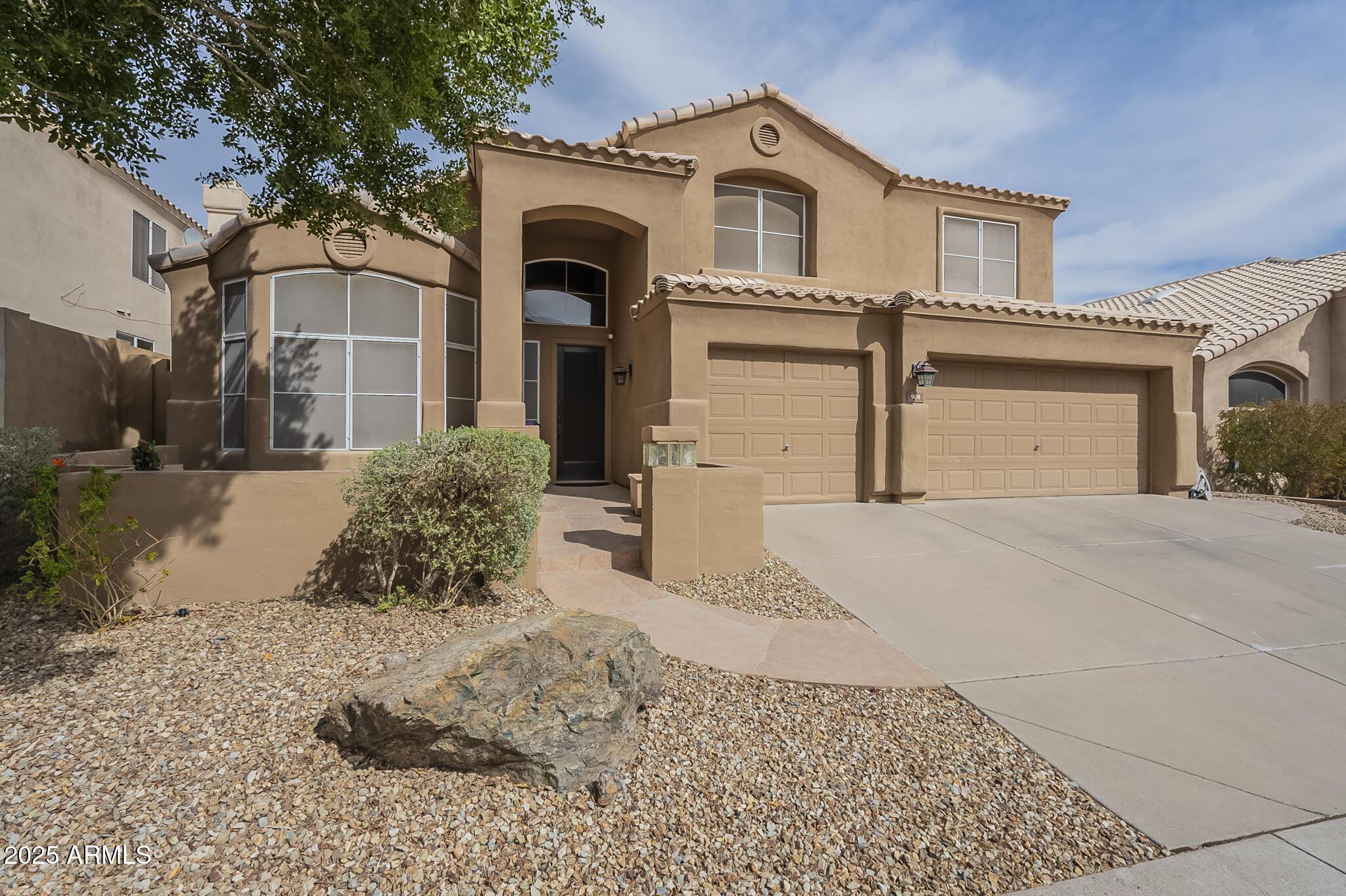 Photo one of 908 E Mountain Sage Dr Phoenix AZ 85048 | MLS 6832086