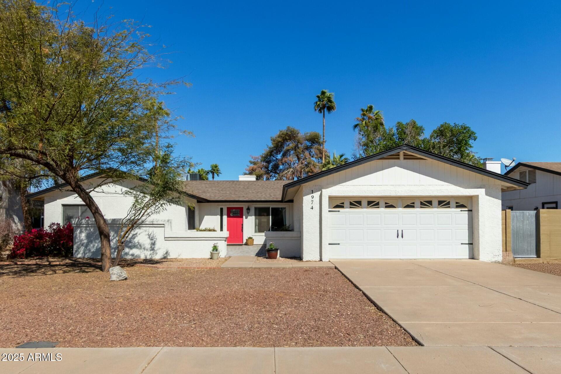 Photo one of 1974 E Vinedo Ln Tempe AZ 85284 | MLS 6832188