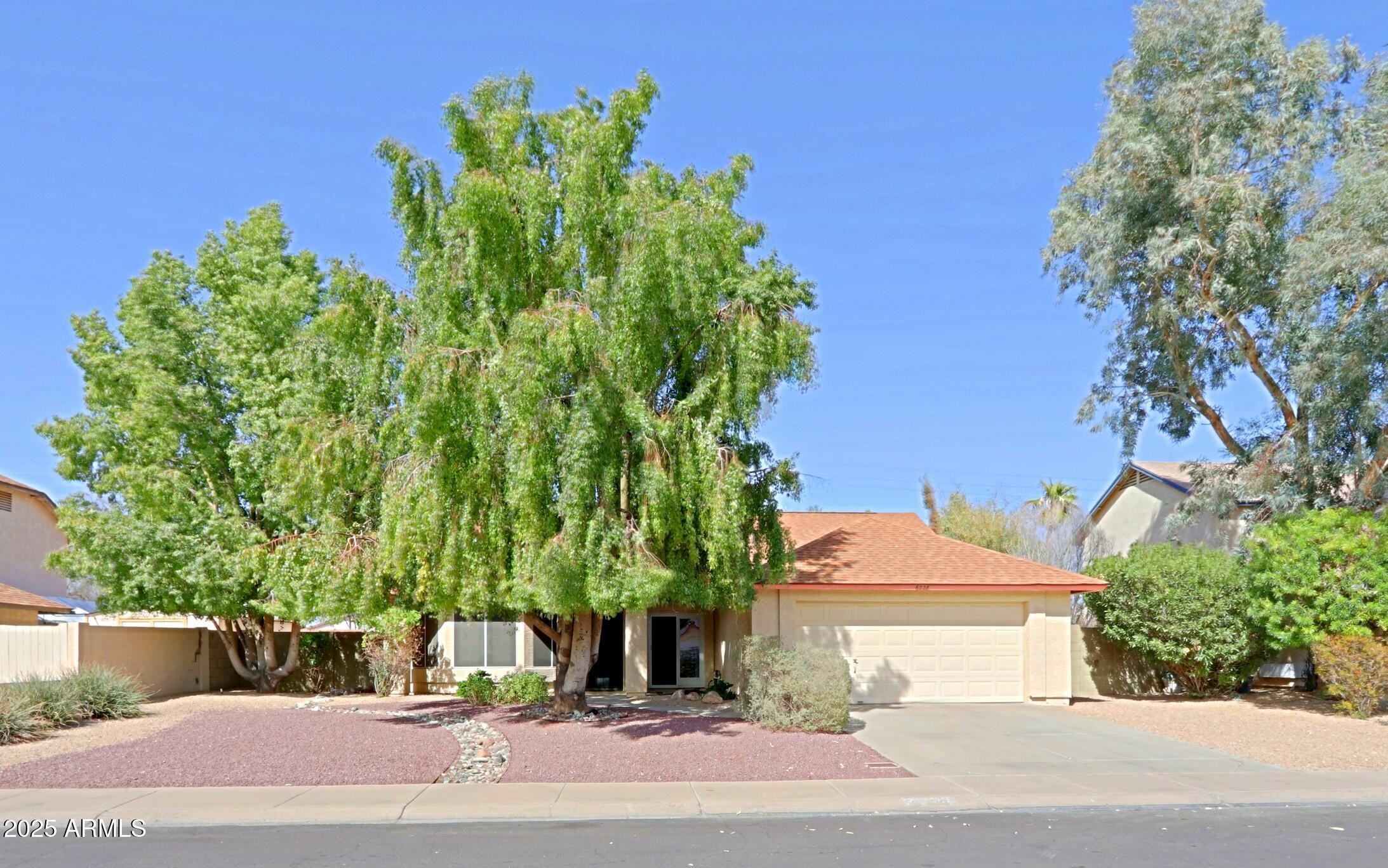 Photo one of 6228 W Caribbean Ln Glendale AZ 85306 | MLS 6832433