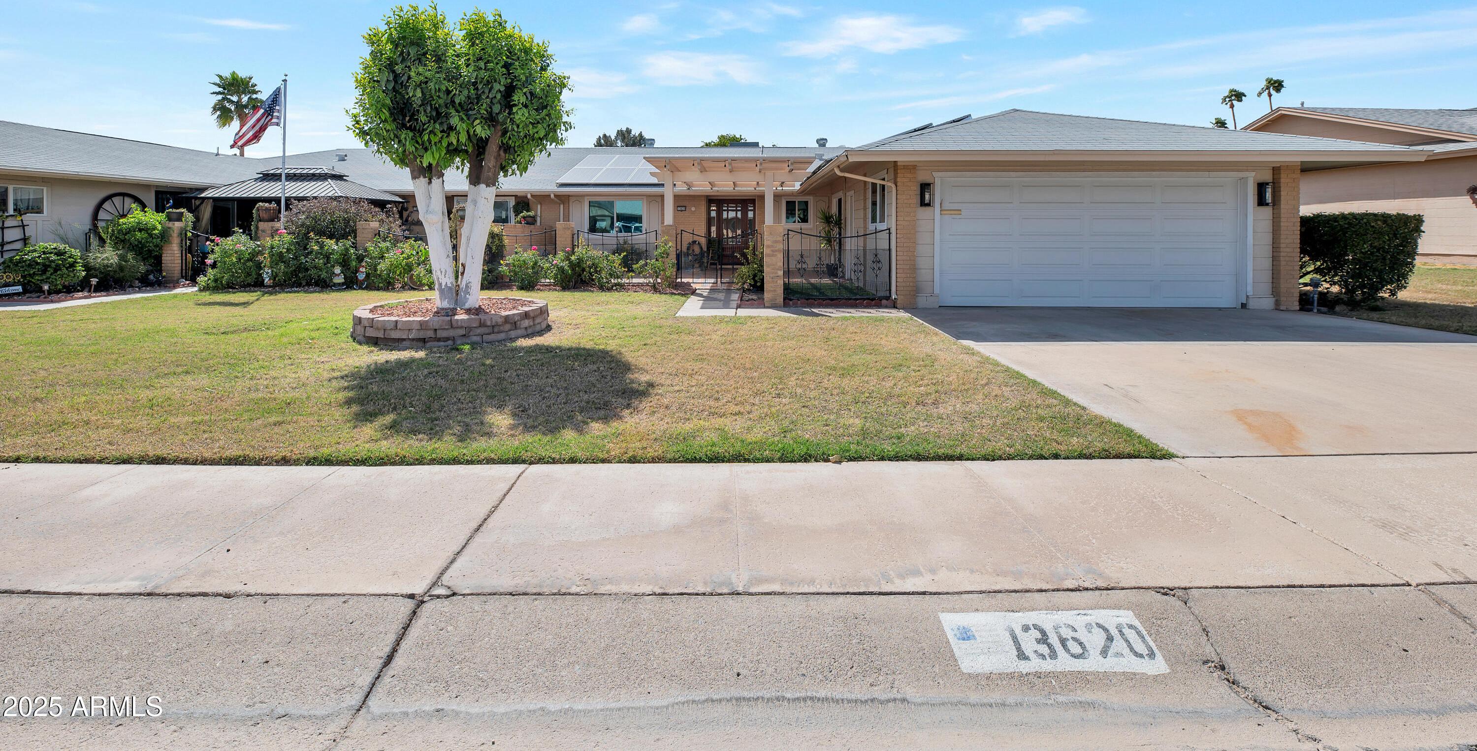 Photo one of 13620 N Hawthorn Dr Sun City AZ 85351 | MLS 6832909