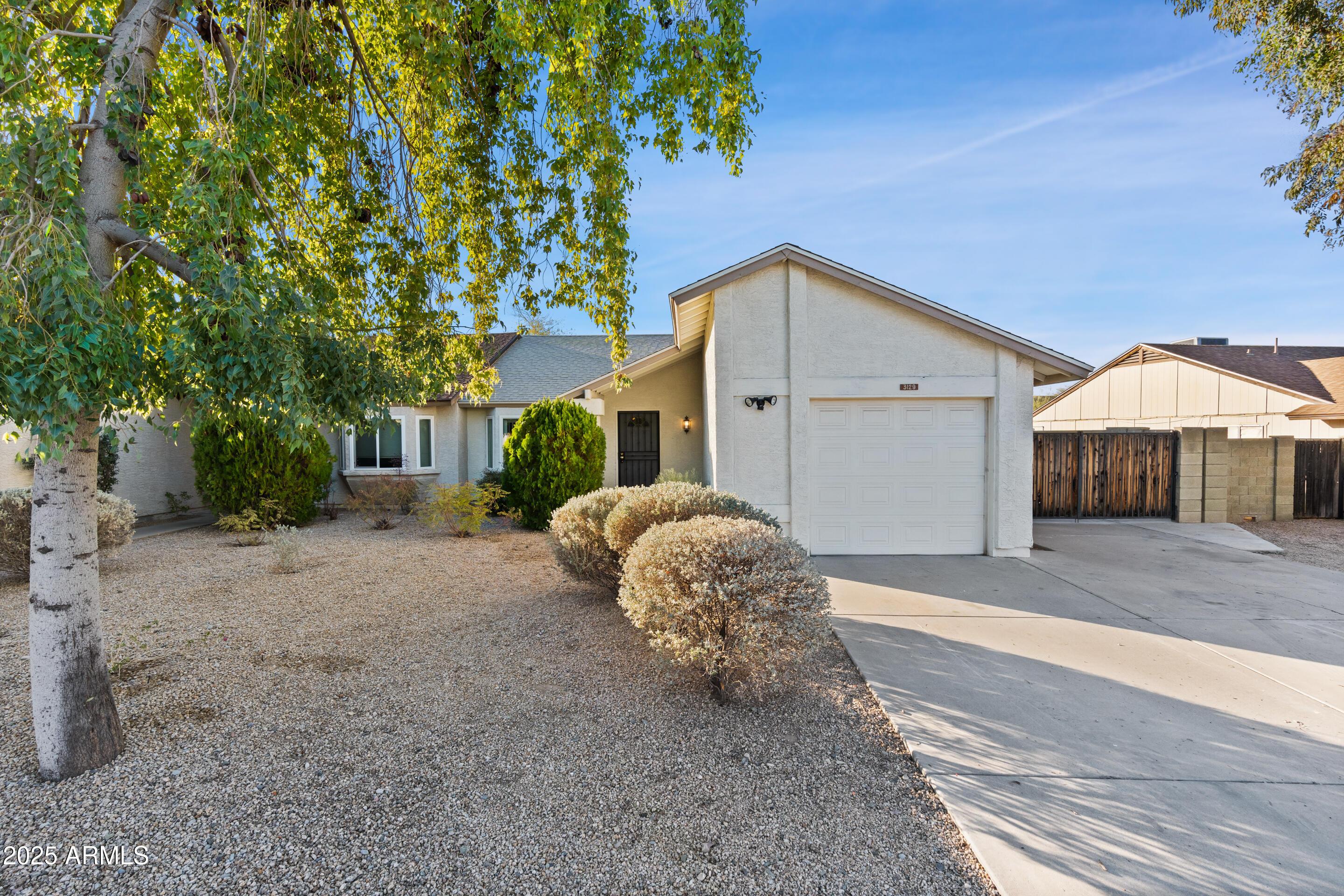 Photo one of 3129 W Mohawk Ln Phoenix AZ 85027 | MLS 6832980